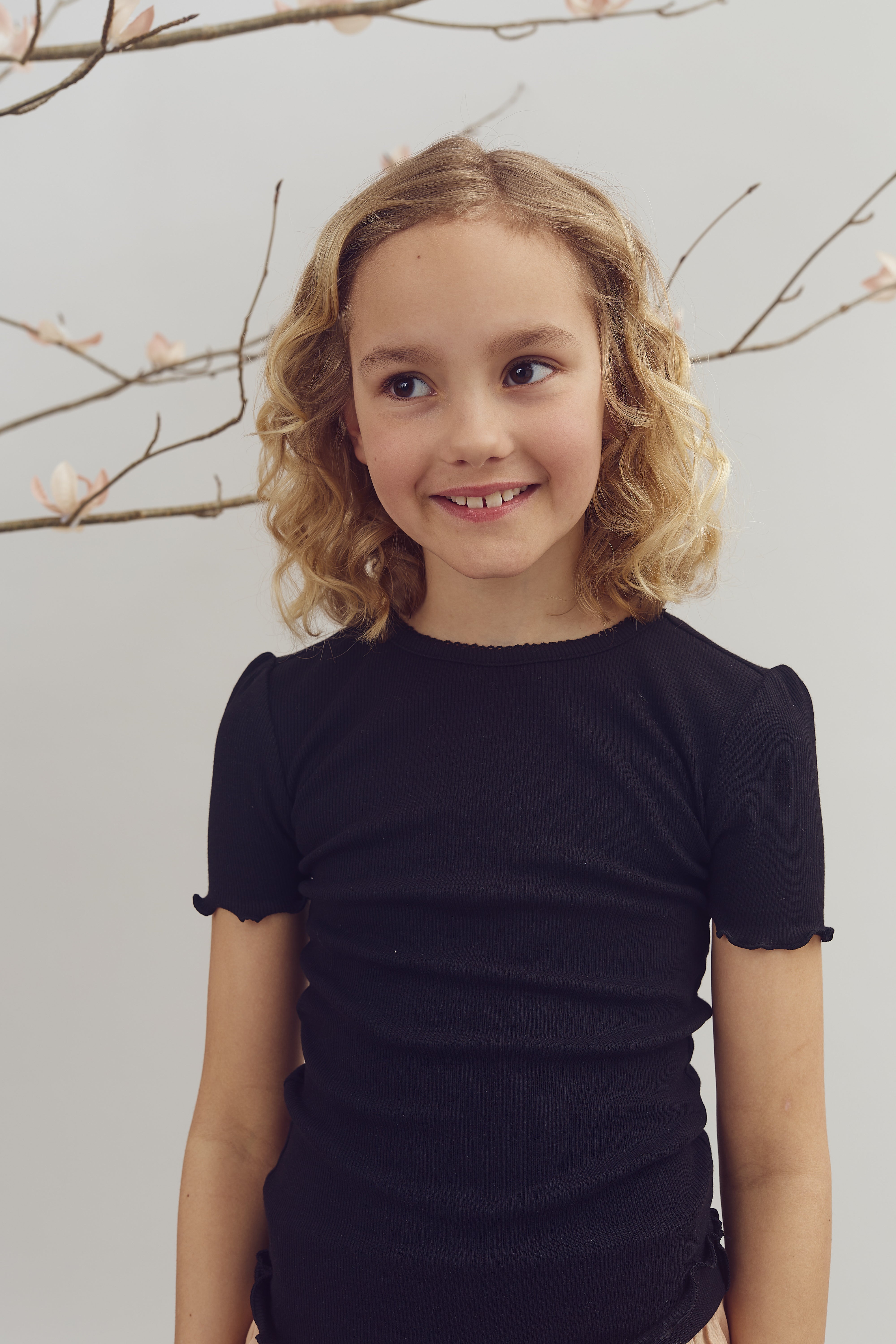 Basic Modal Kortærmet Rib T-shirt - Tween - Sort | 100446 Fiona