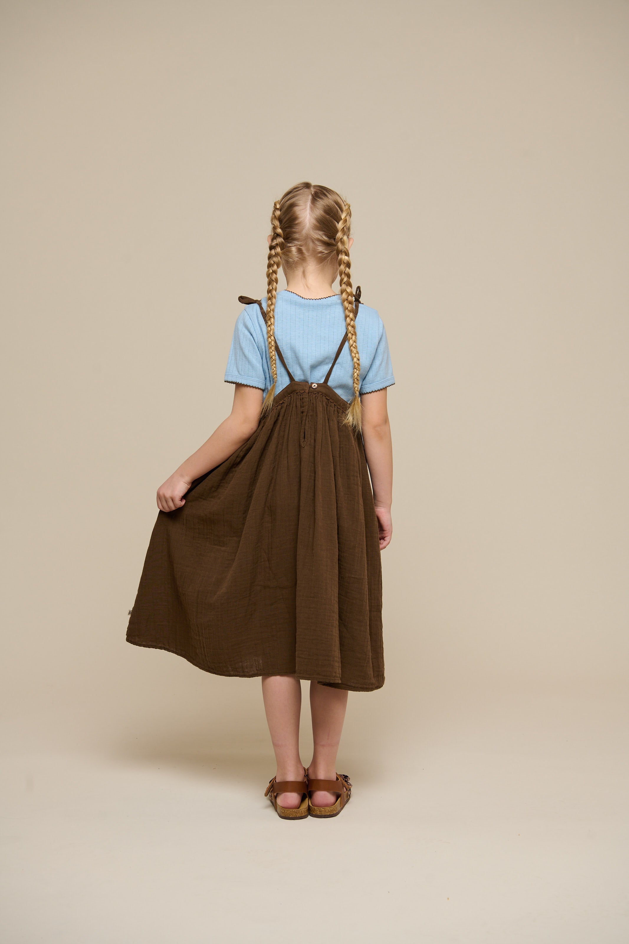 Stropkjole i musselin - Tween - Dark Brown | 100910 Jasmine