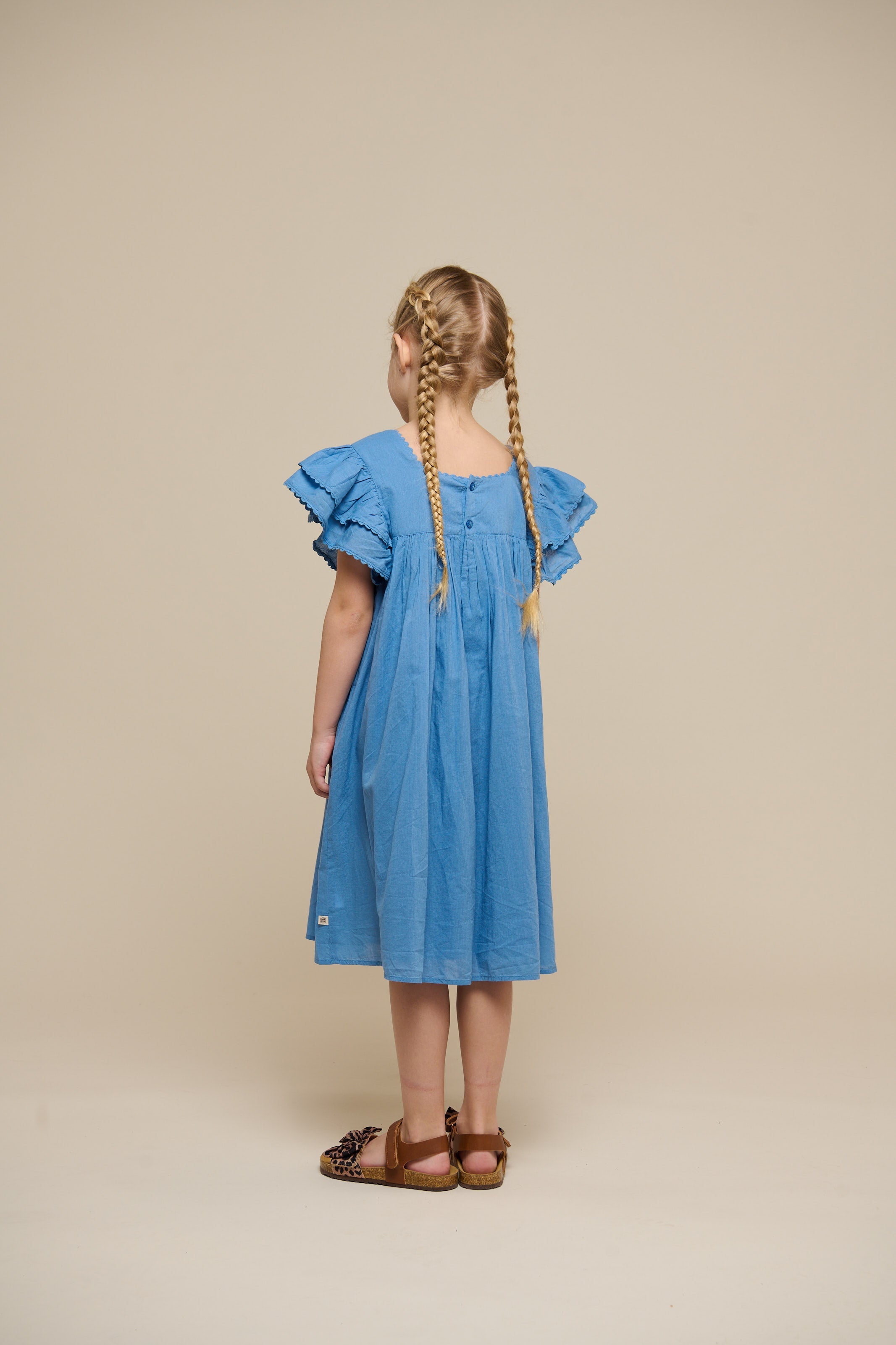 Bomuldskjole med bølgebånd og flæse - Tween - Dusty Blue | 101067 Alma