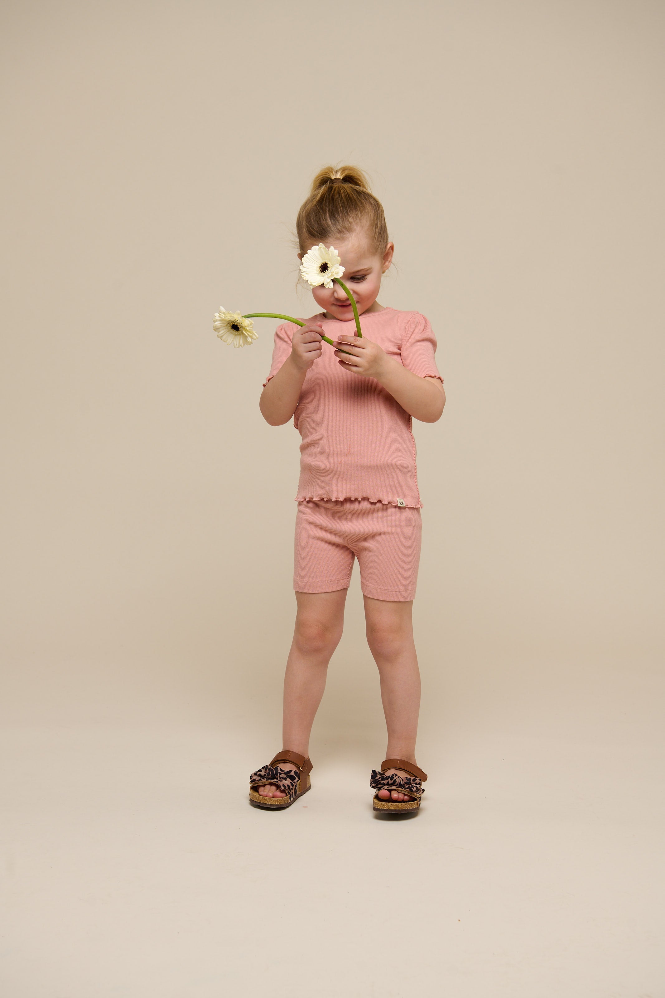 Korte tights i modalrib - Kids - Rose Tan | 101314 Lottie