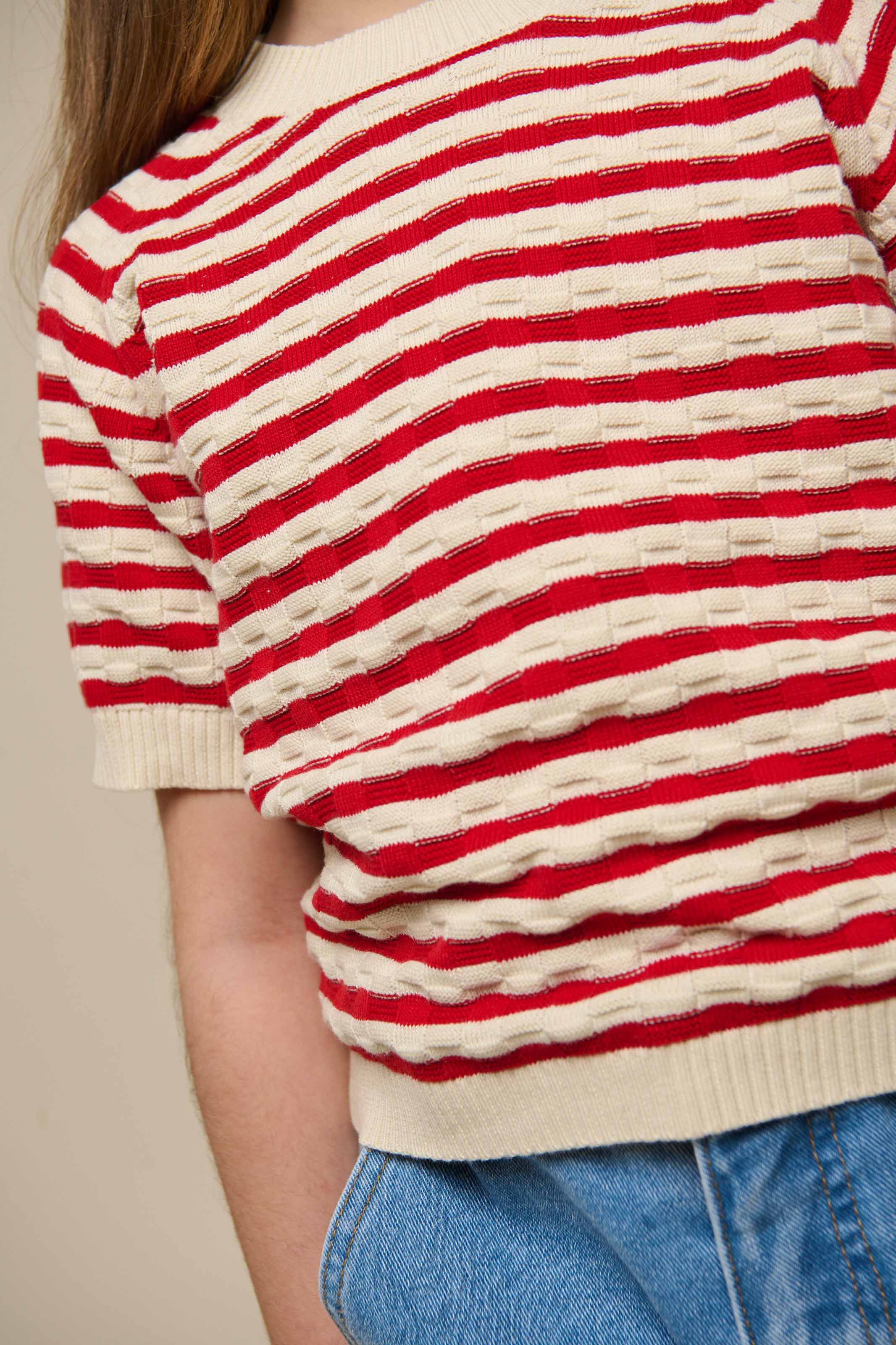 Kortærmet bomuldsstrik med striber - Tween - Cherry Red Stripe | 101240 Martha