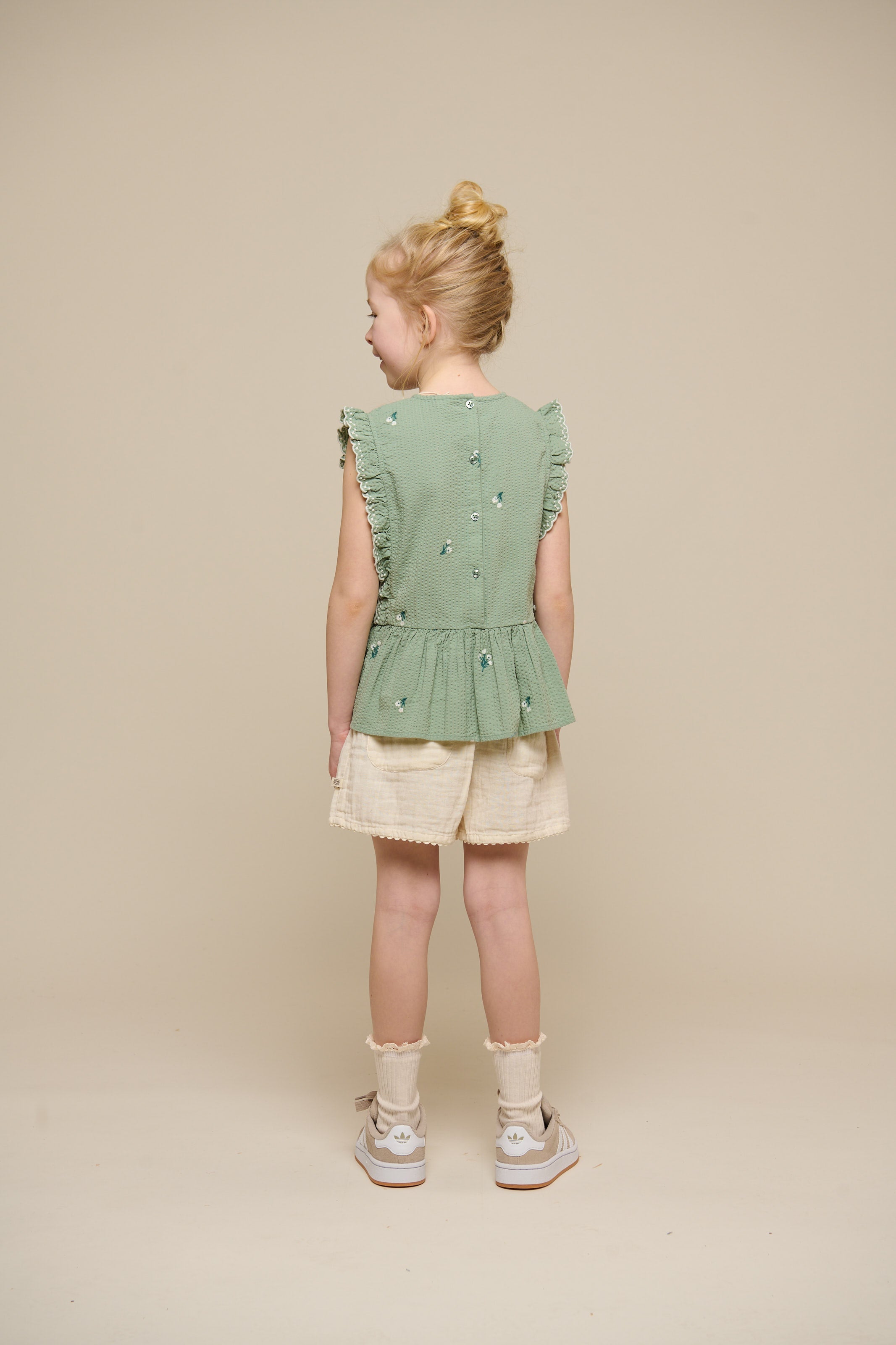 Broderet seersucker top - Tween - Dusty Green | 100981 Nora
