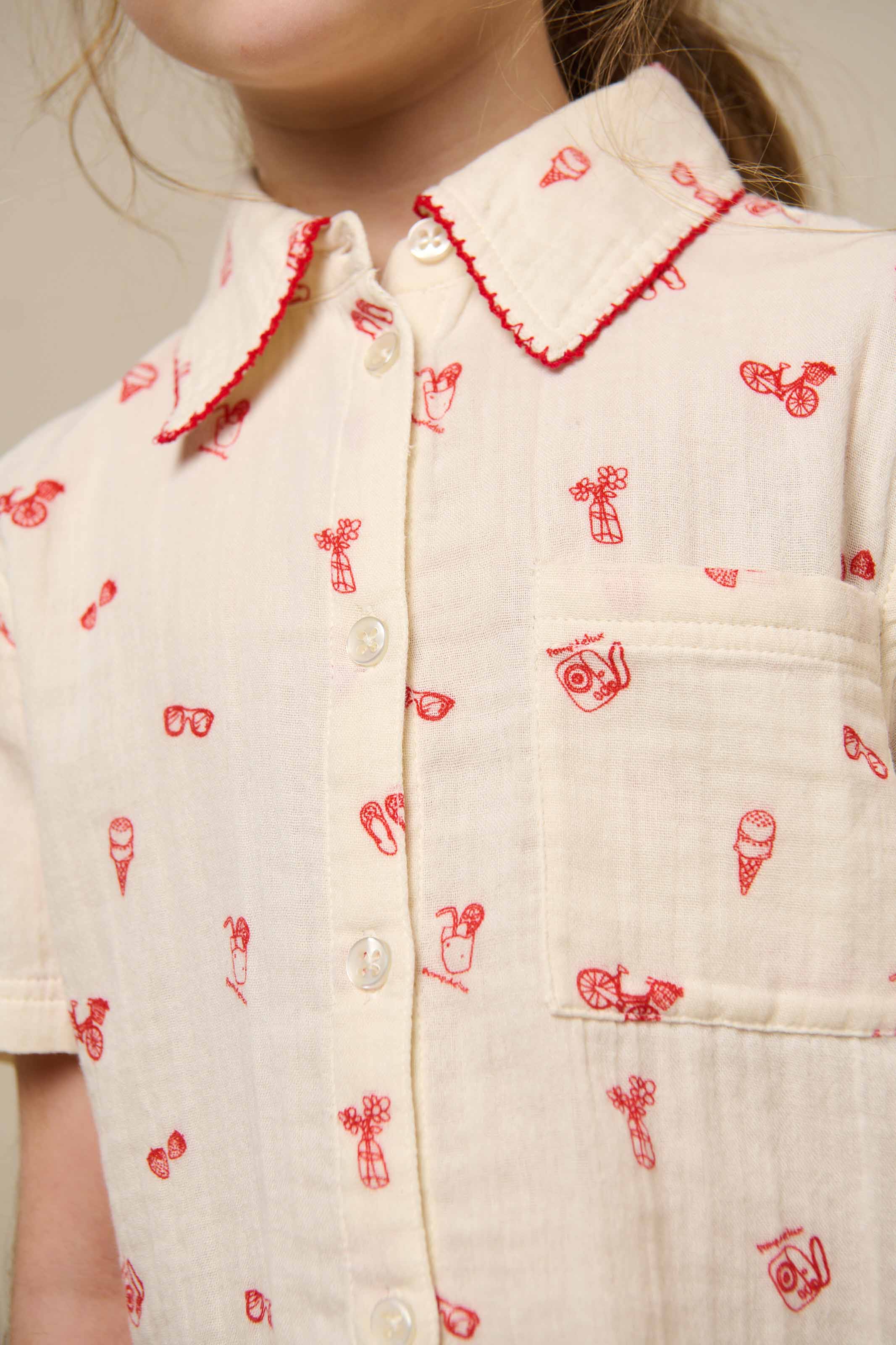 Skjorte og shortssæt i musselin med print - Tween - Offwhite/Cherry Red | 100973 Fiona