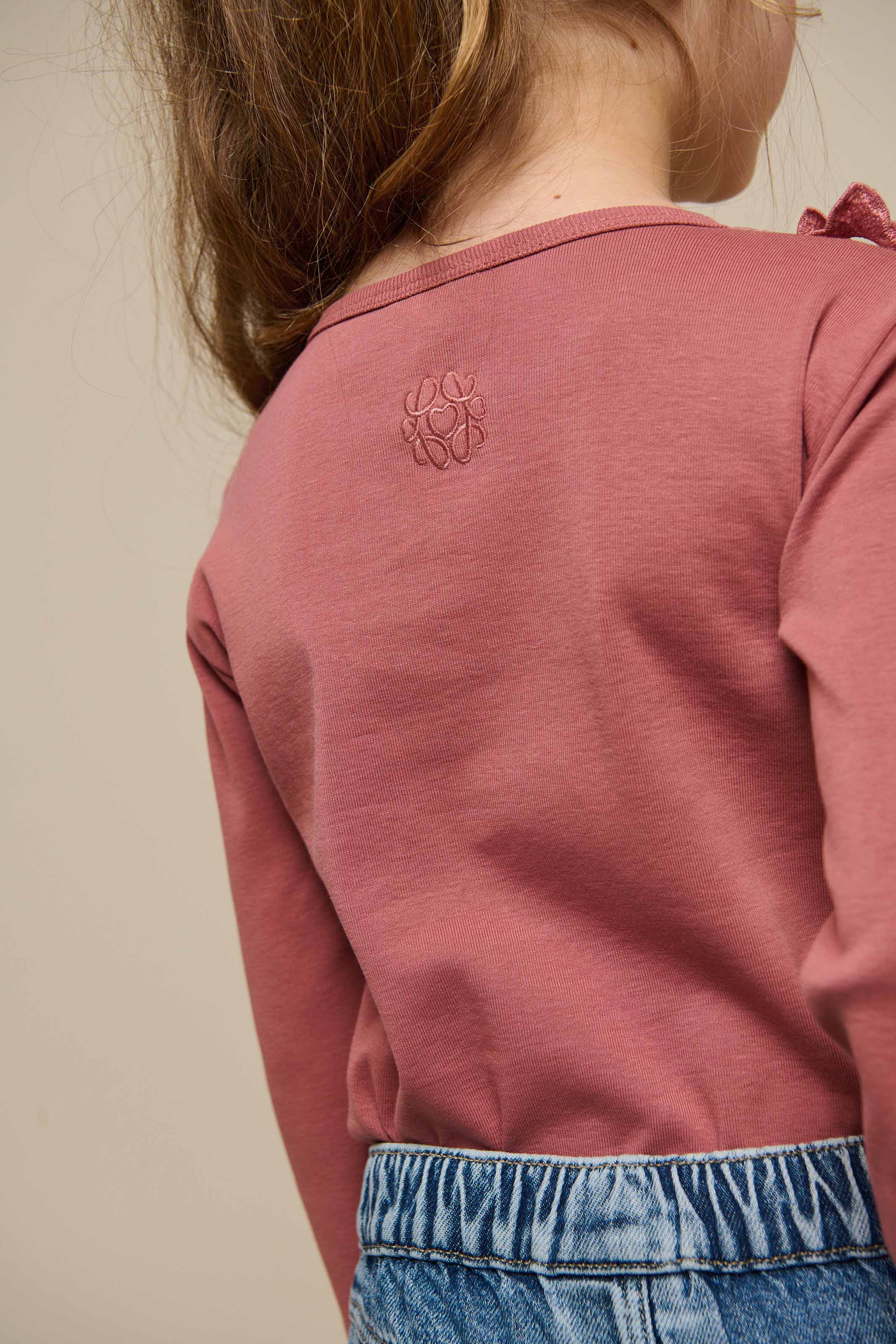 T-shirt med blomsterapplikation - Tween - Old Rose | 101234 Sarah