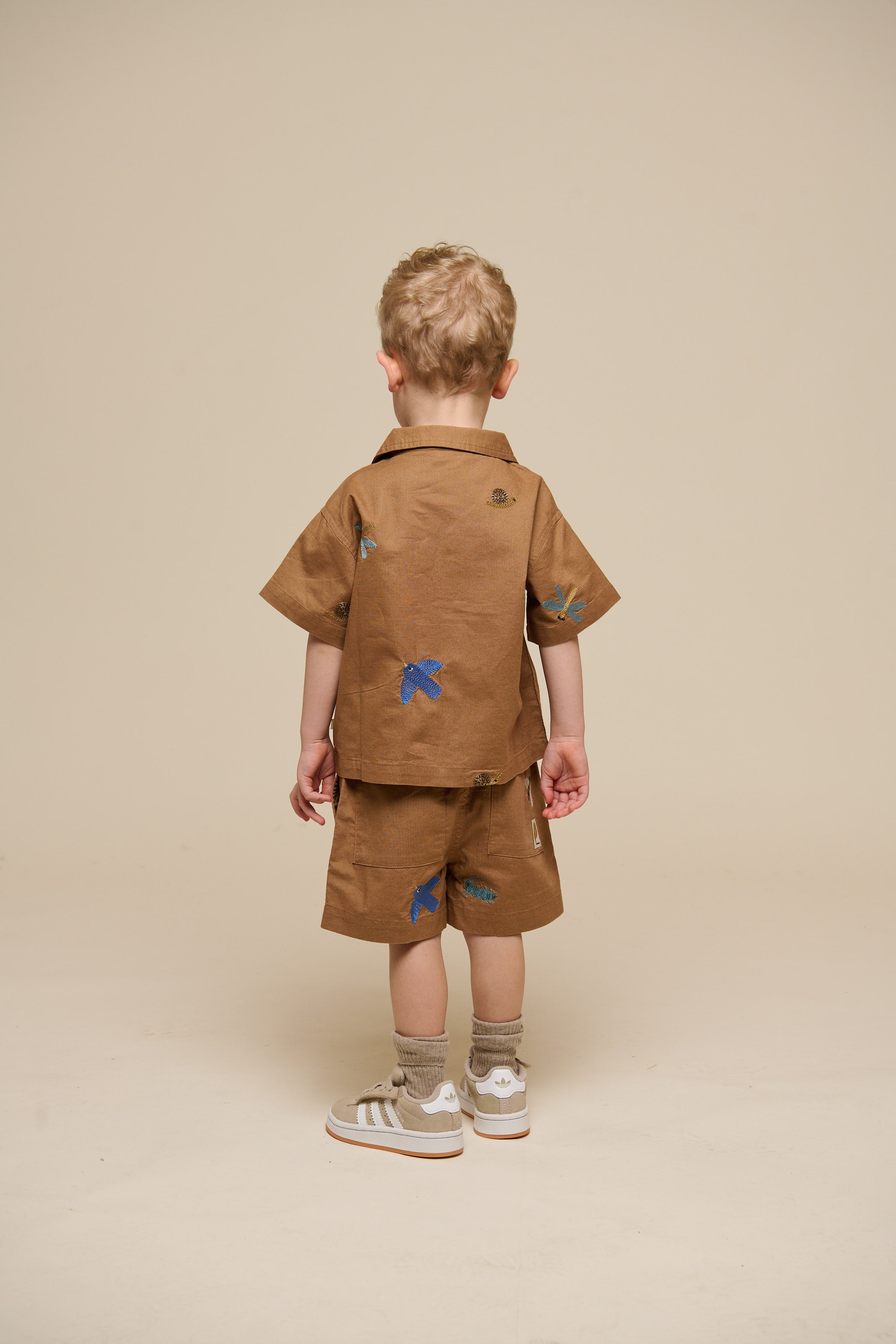 Broderet kortærmet bomuldsskjorte - Kids - Coconut | 101062 Erik