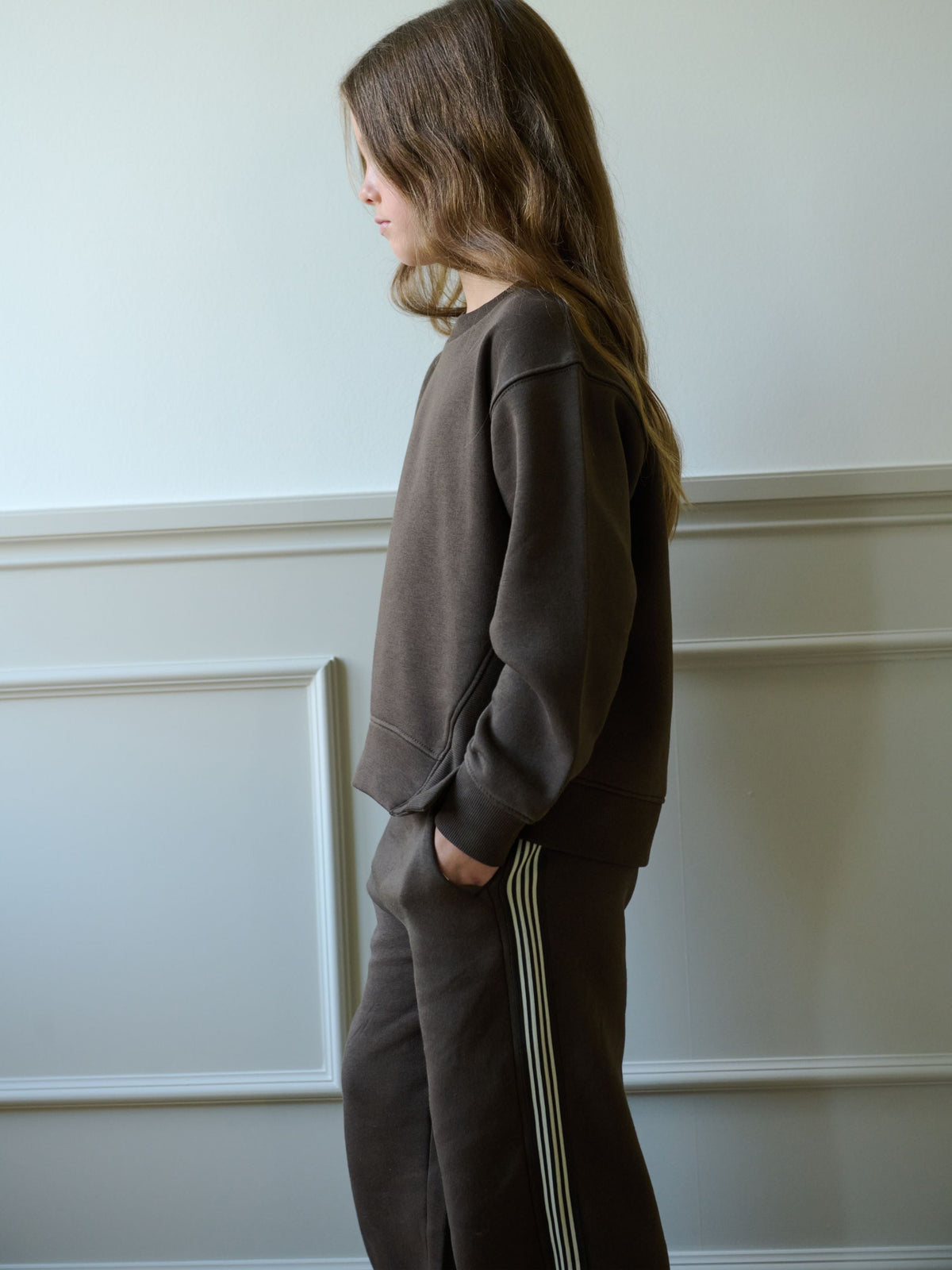Sweatshirt med ribdetaljer Tween - Dark Brown | 101627 Zoe