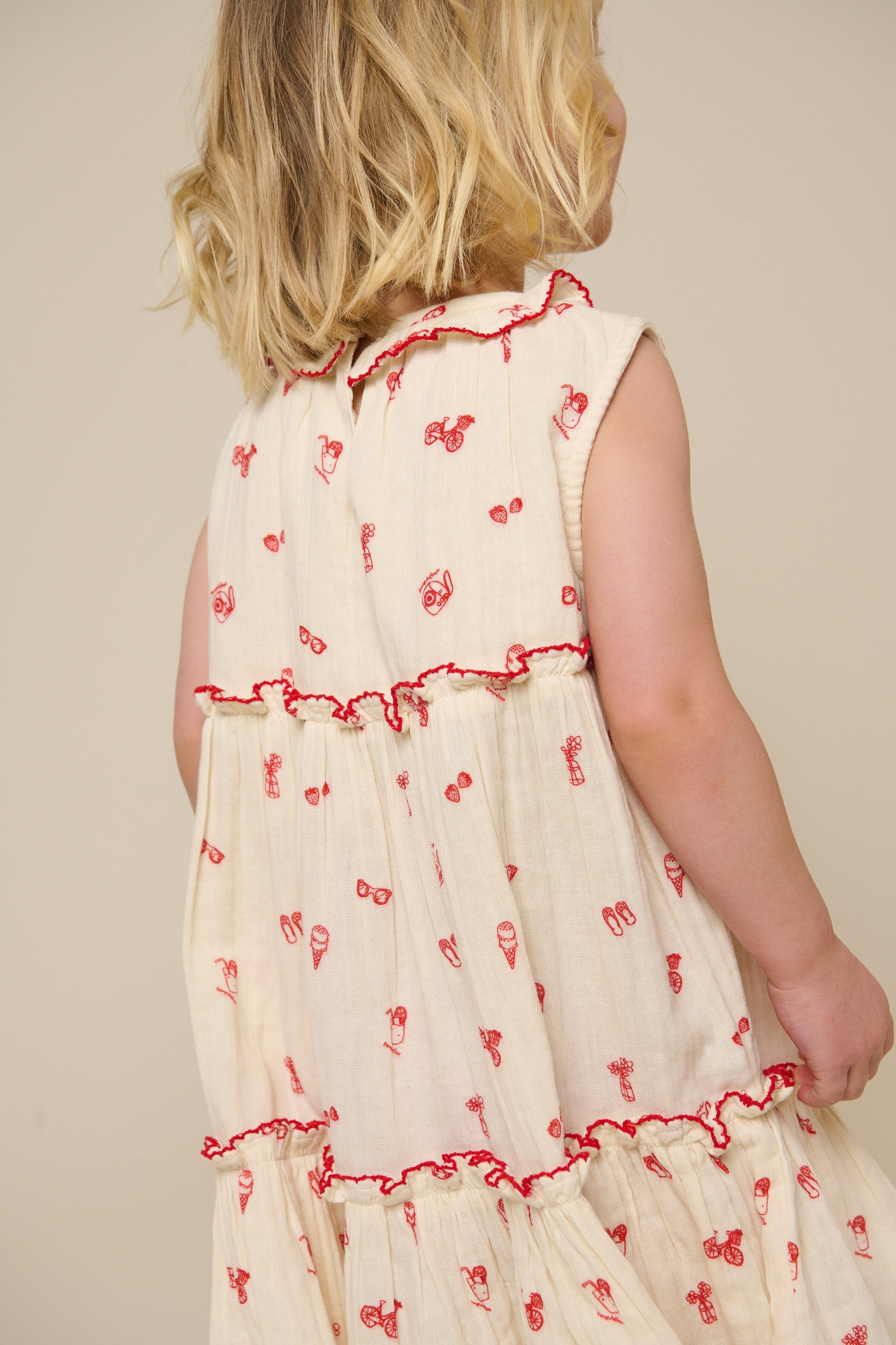 Kjole med krave i musselin med print - Kids - Offwhite/Cherry Red | 100975 Fiona