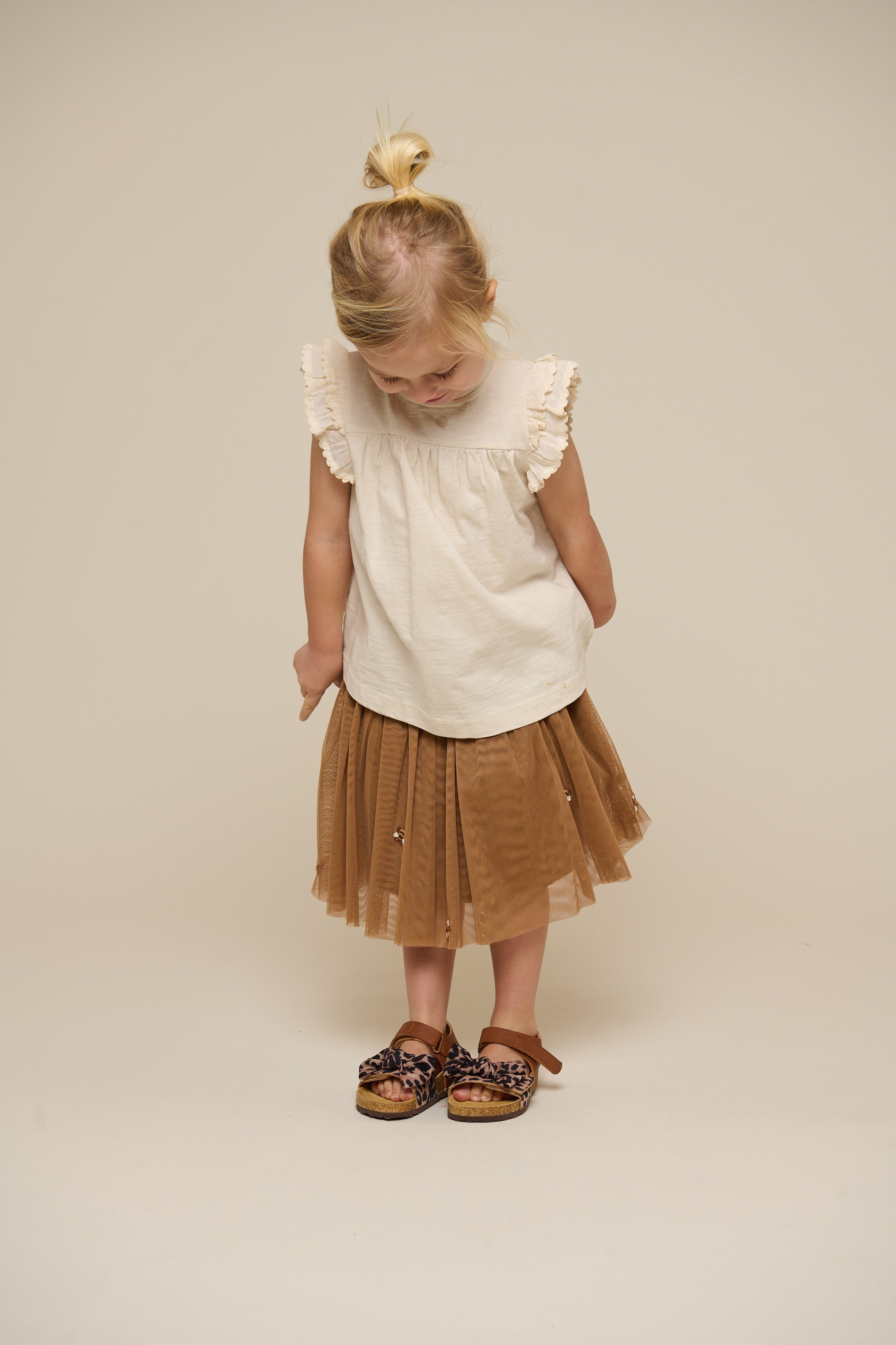 Jerseybluse med bølgebånd og flæse - Kids - Offwhite | 101040 Gabriella