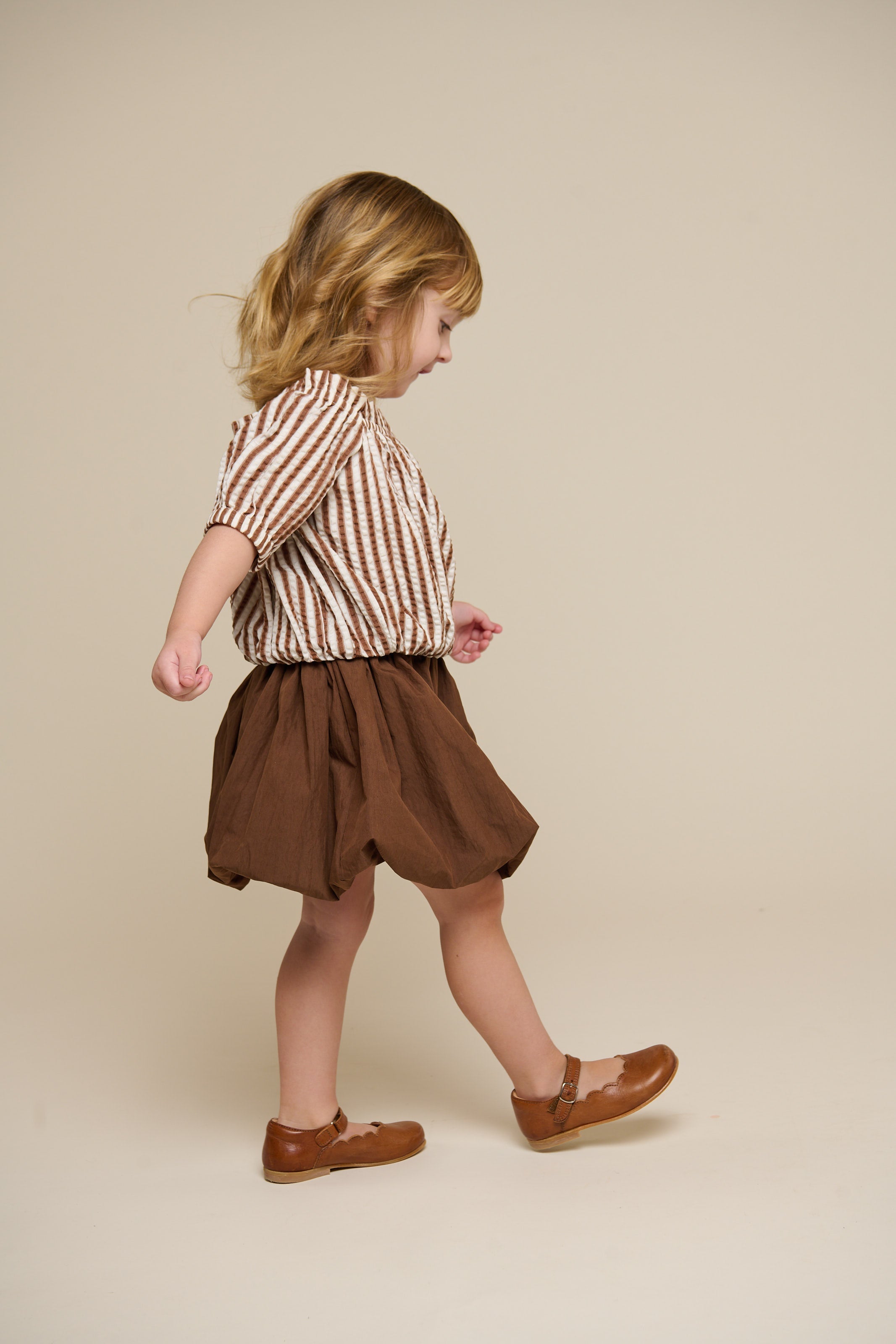 Stribet seersucker top - Kids - Brown | 101191 Nadia