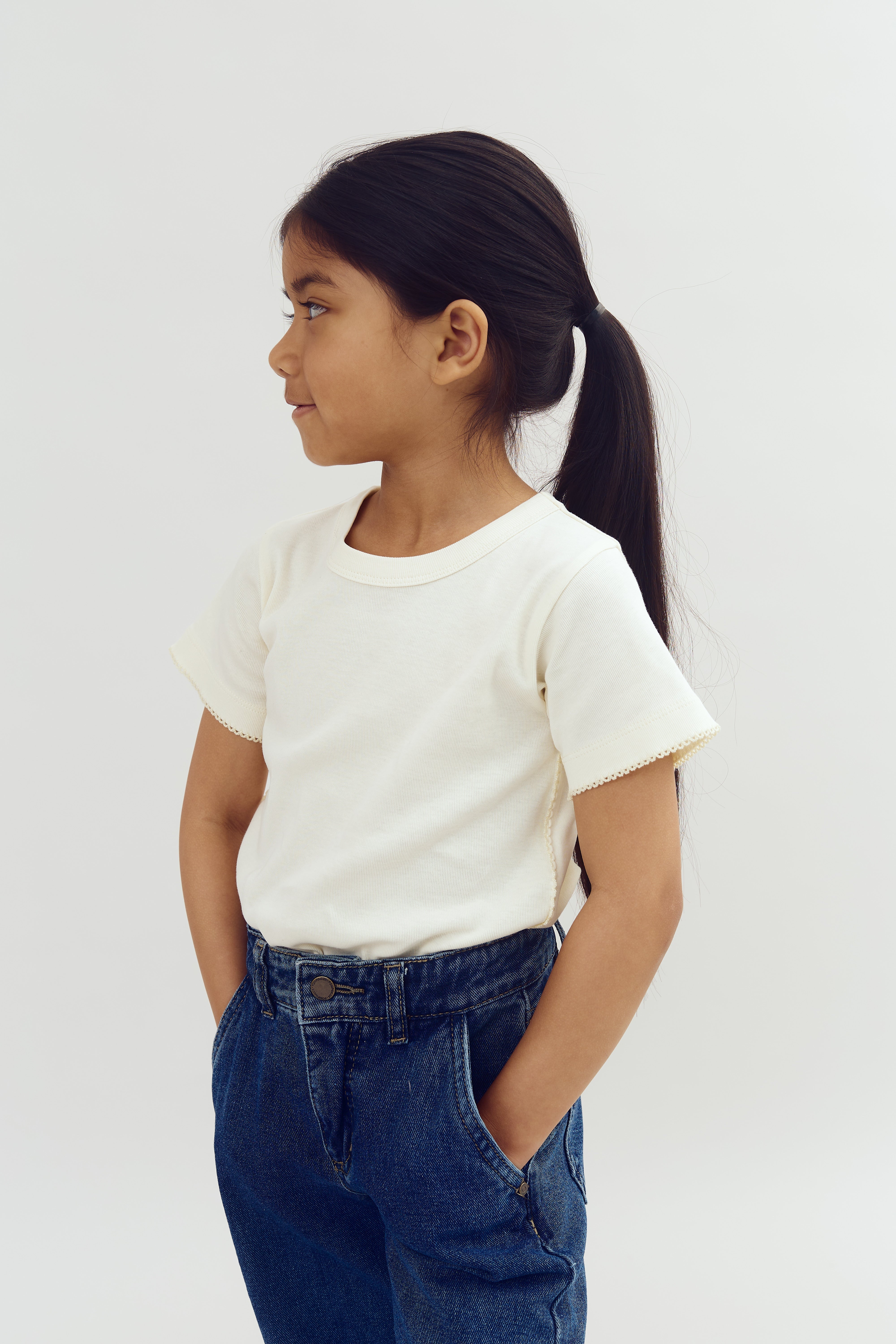 Tætsiddende T-shirt m. Picot-syning - Off White | 100202 Tina