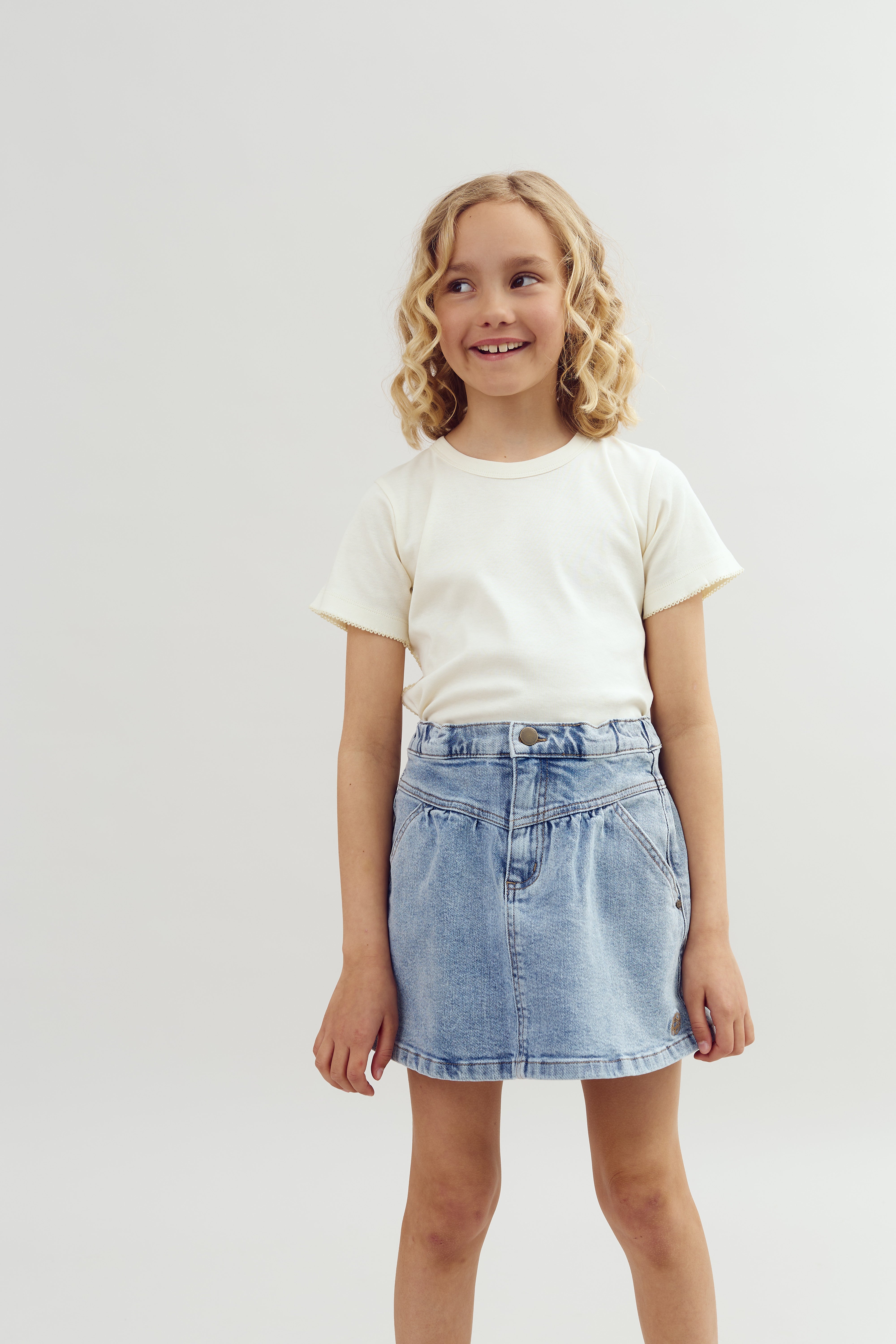 Tætsiddende T-shirt m. Picot-syning - Tween - Off White | 100382 Tina