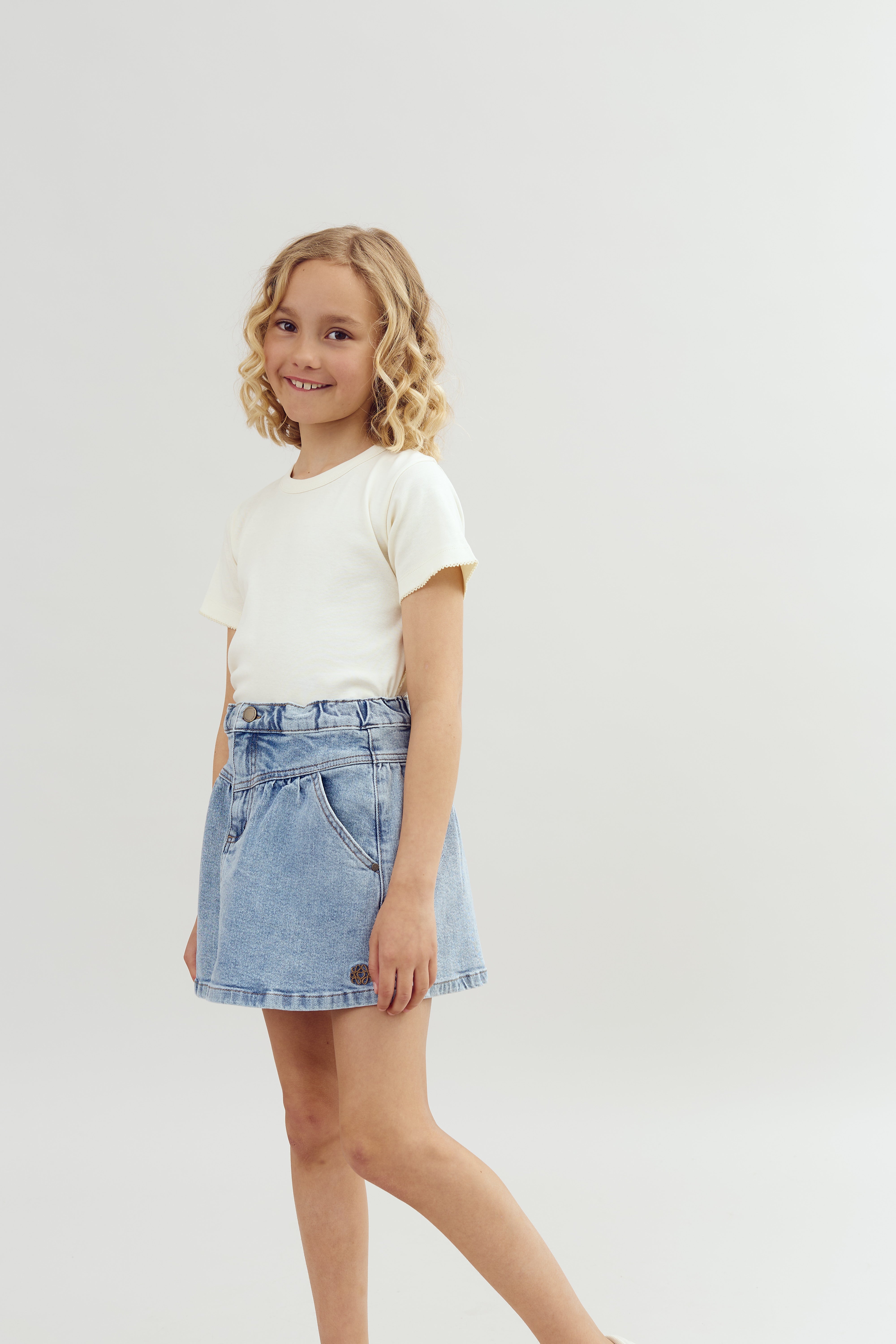 Tætsiddende T-shirt m. Picot-syning - Tween - Off White | 100382 Tina