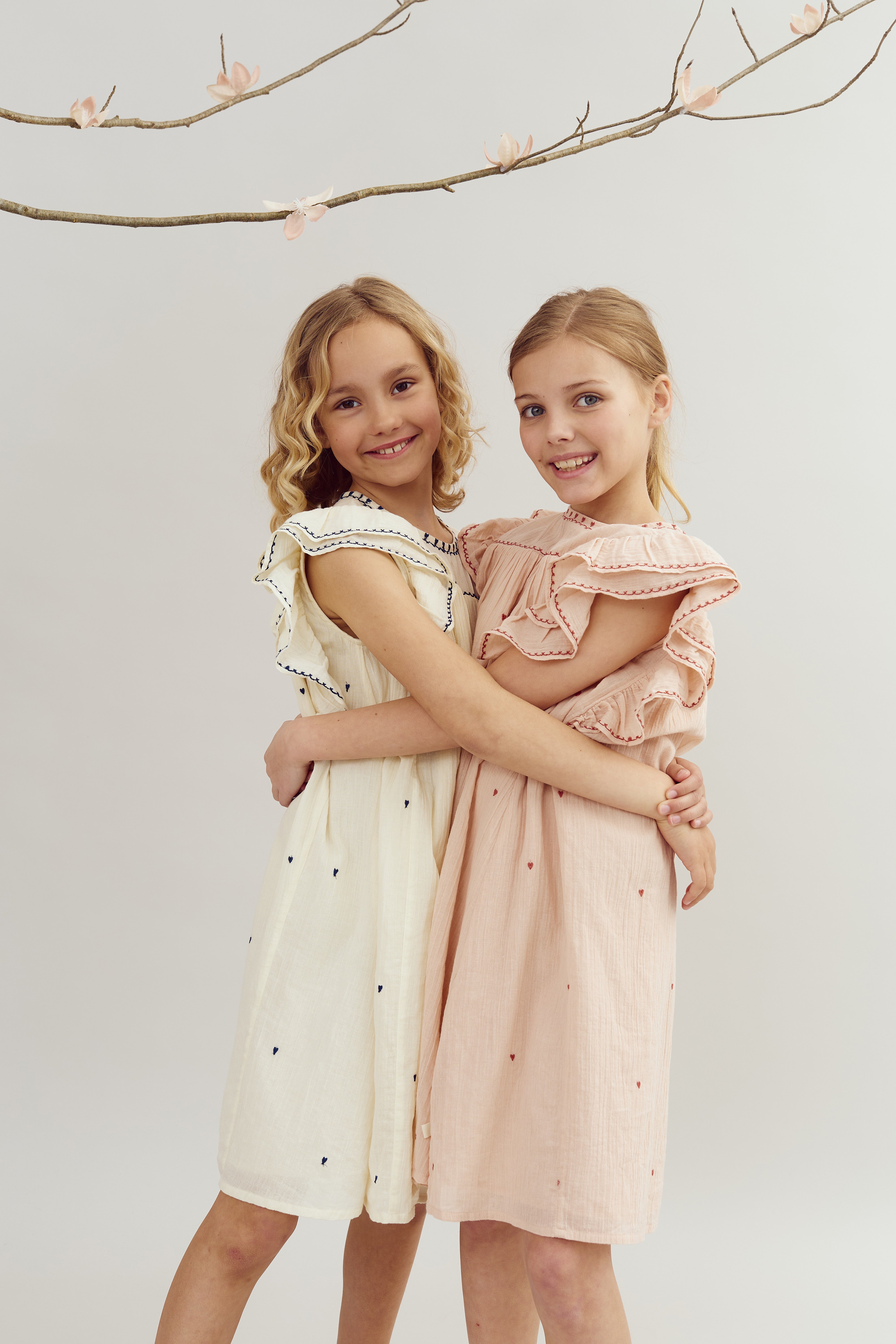 Kjole med Kontrastbroderi - Tween - Off White | 100481 Harper