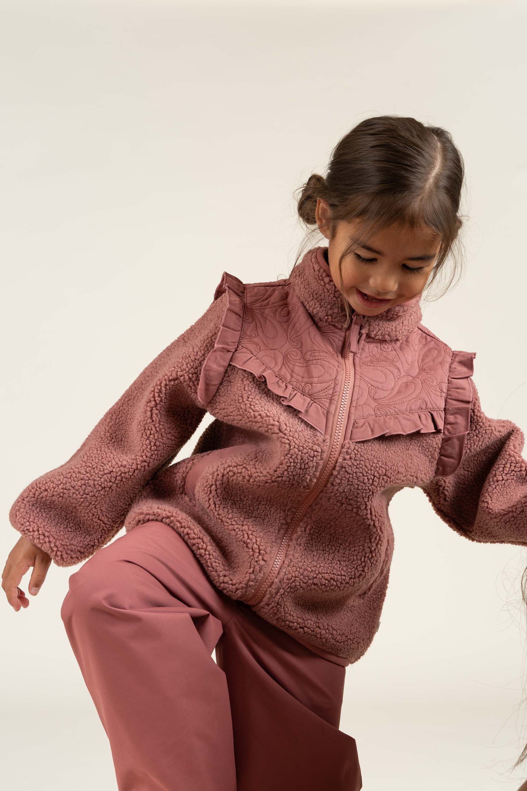 Teddyjakke med lynlås og flæser - Kids - Old Rose | 100636 Madison