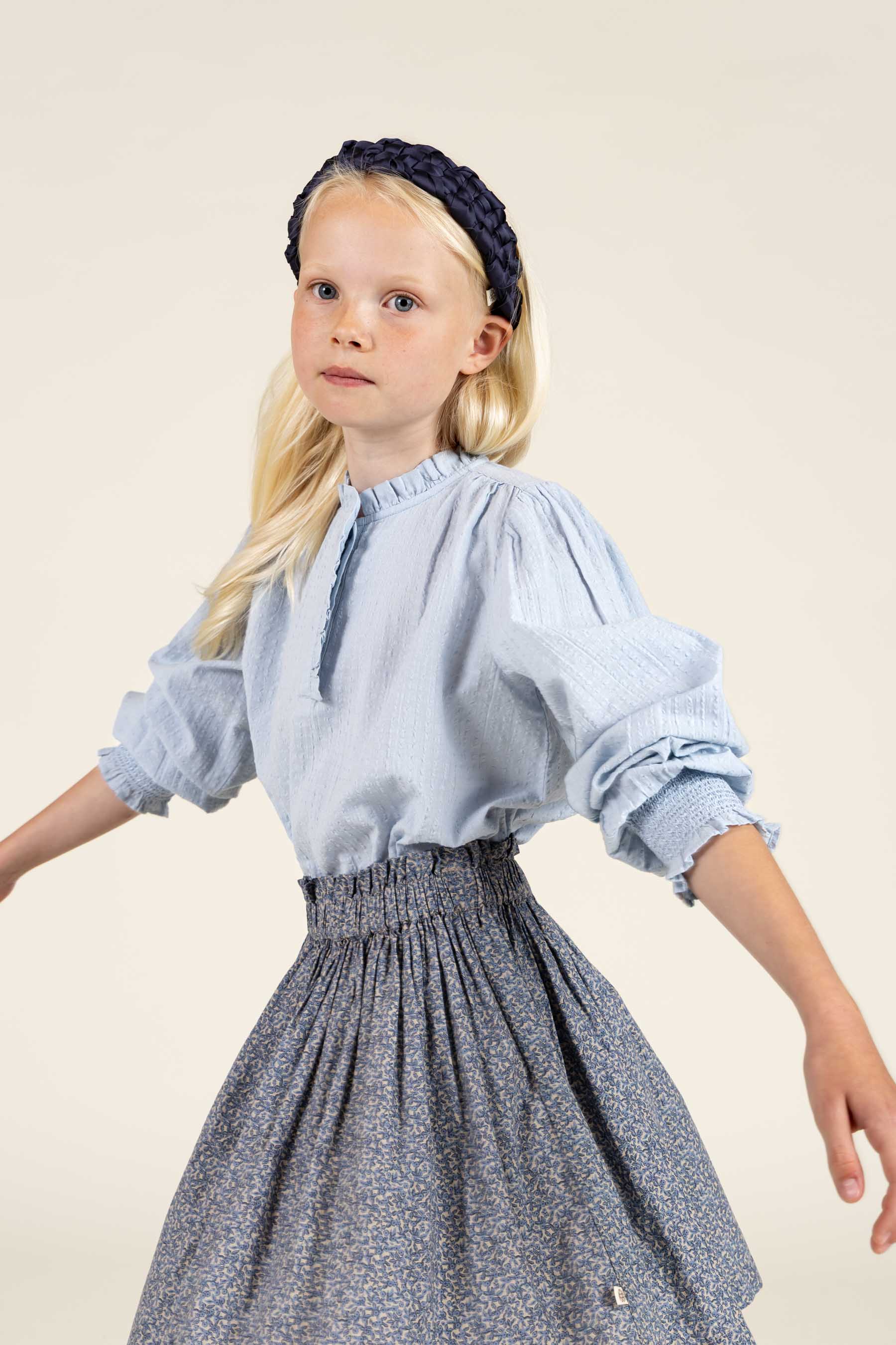 Bomulds-Bluse med stolpelukning - Tween - Light Blue | 100882 Claire