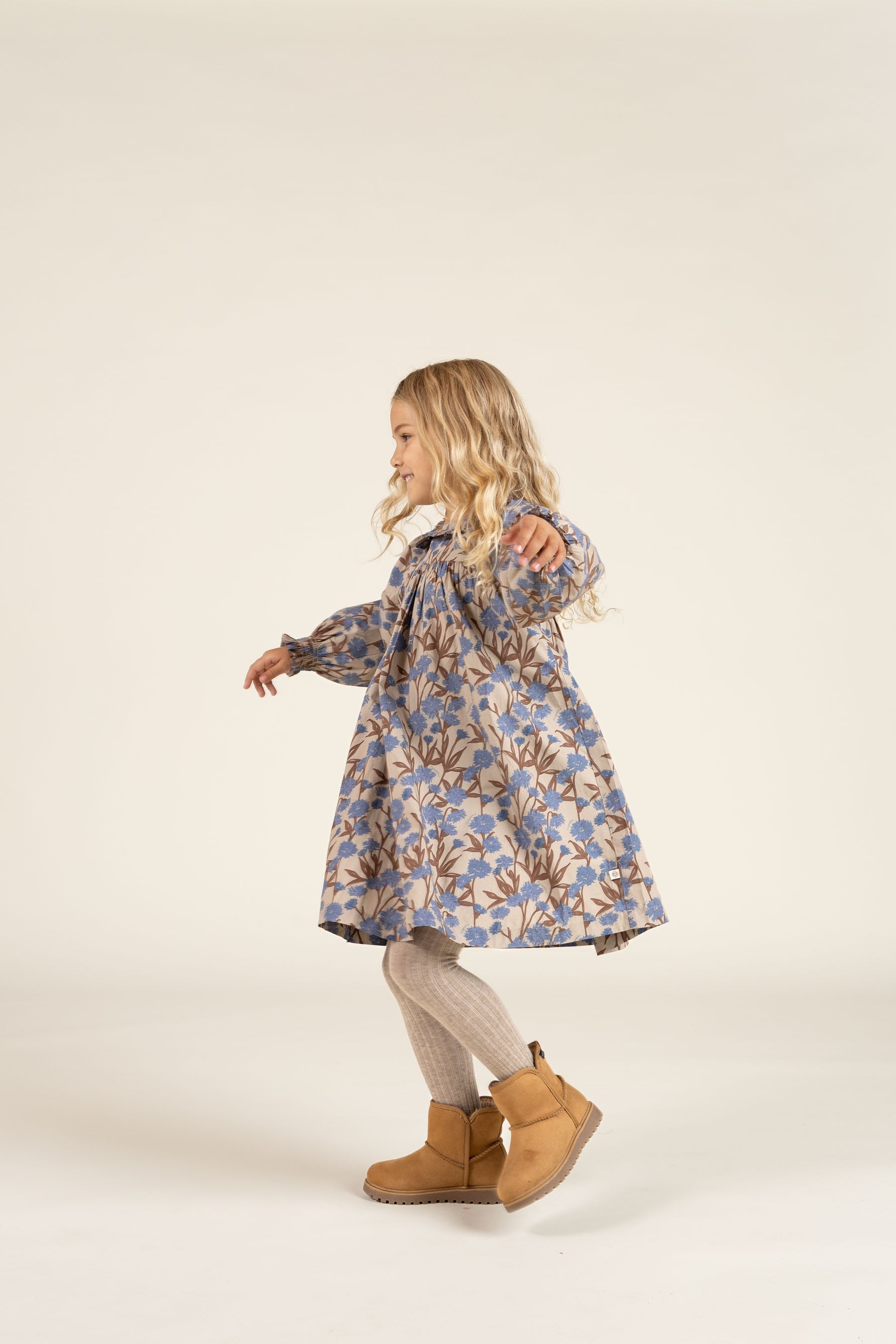 Kjole i bomulds-poplin med Print og elastik i taljen - Kids - Blue / Brown | 100721 Amy