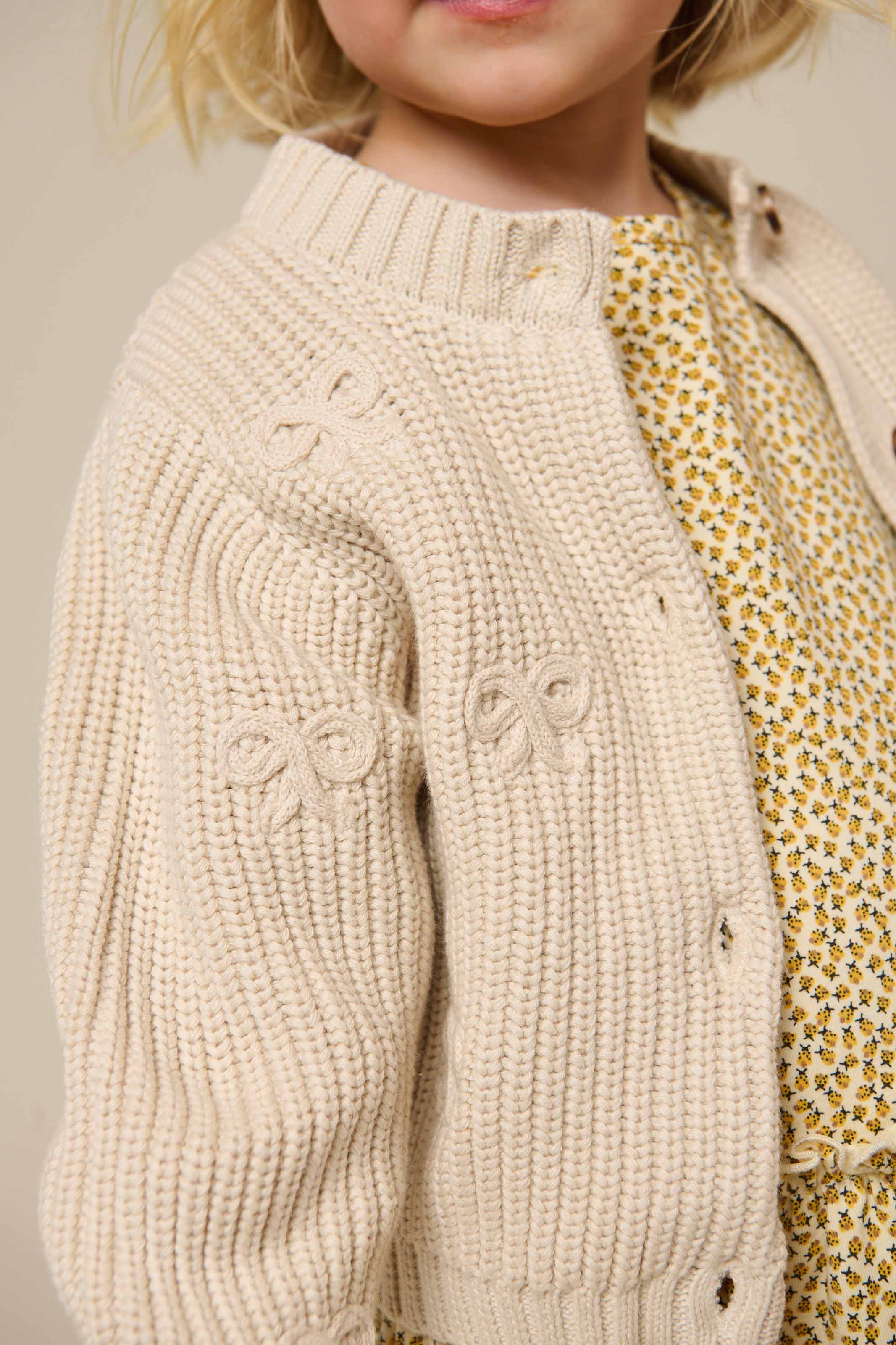 Cardigan i Bomuldsstrik med Sløjfer - Kids - Nature | 100790 Freya