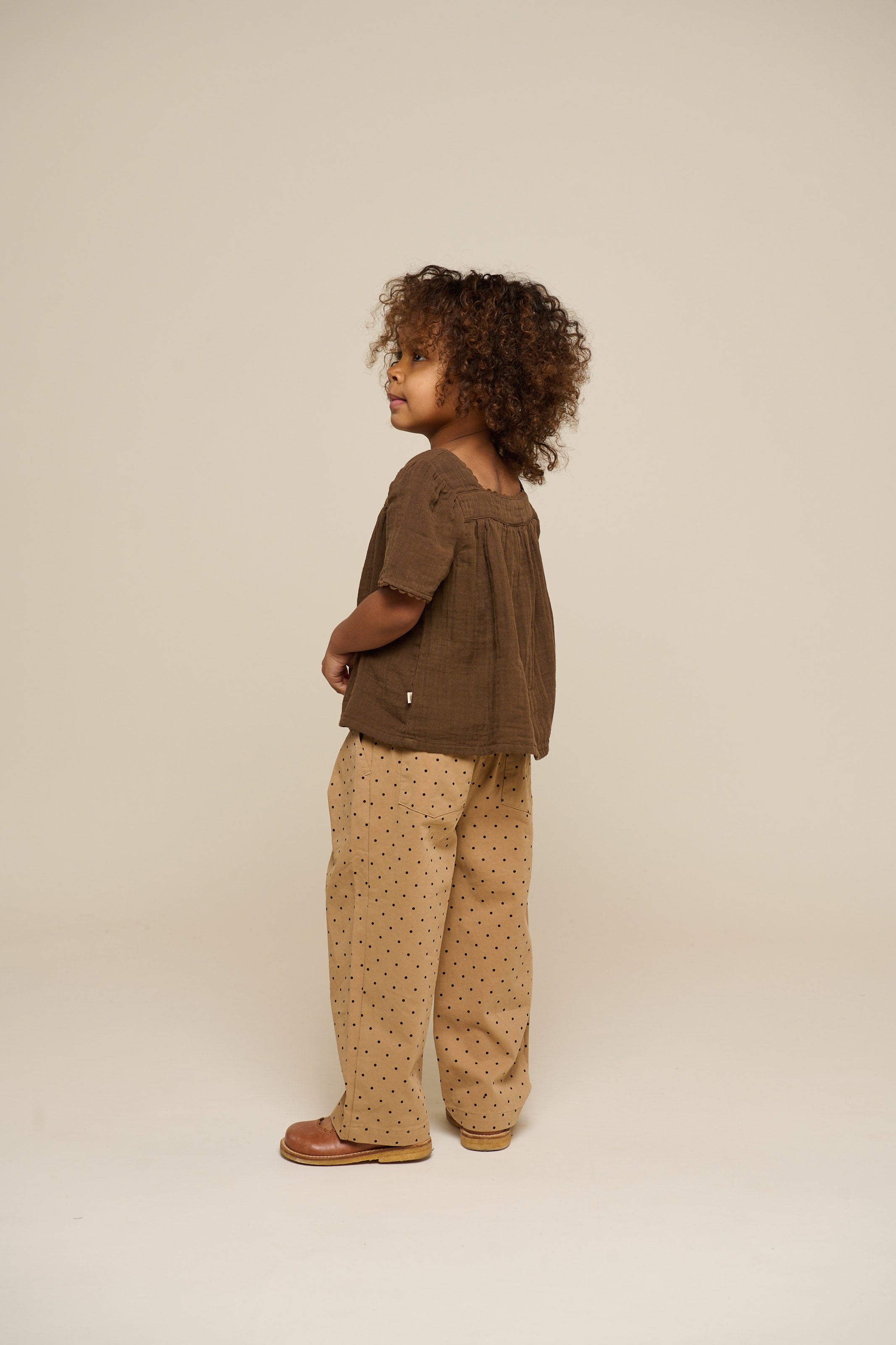 Bluse i musselin med korte ærmer - Kids - Dark Brown | 100916 Jasmine
