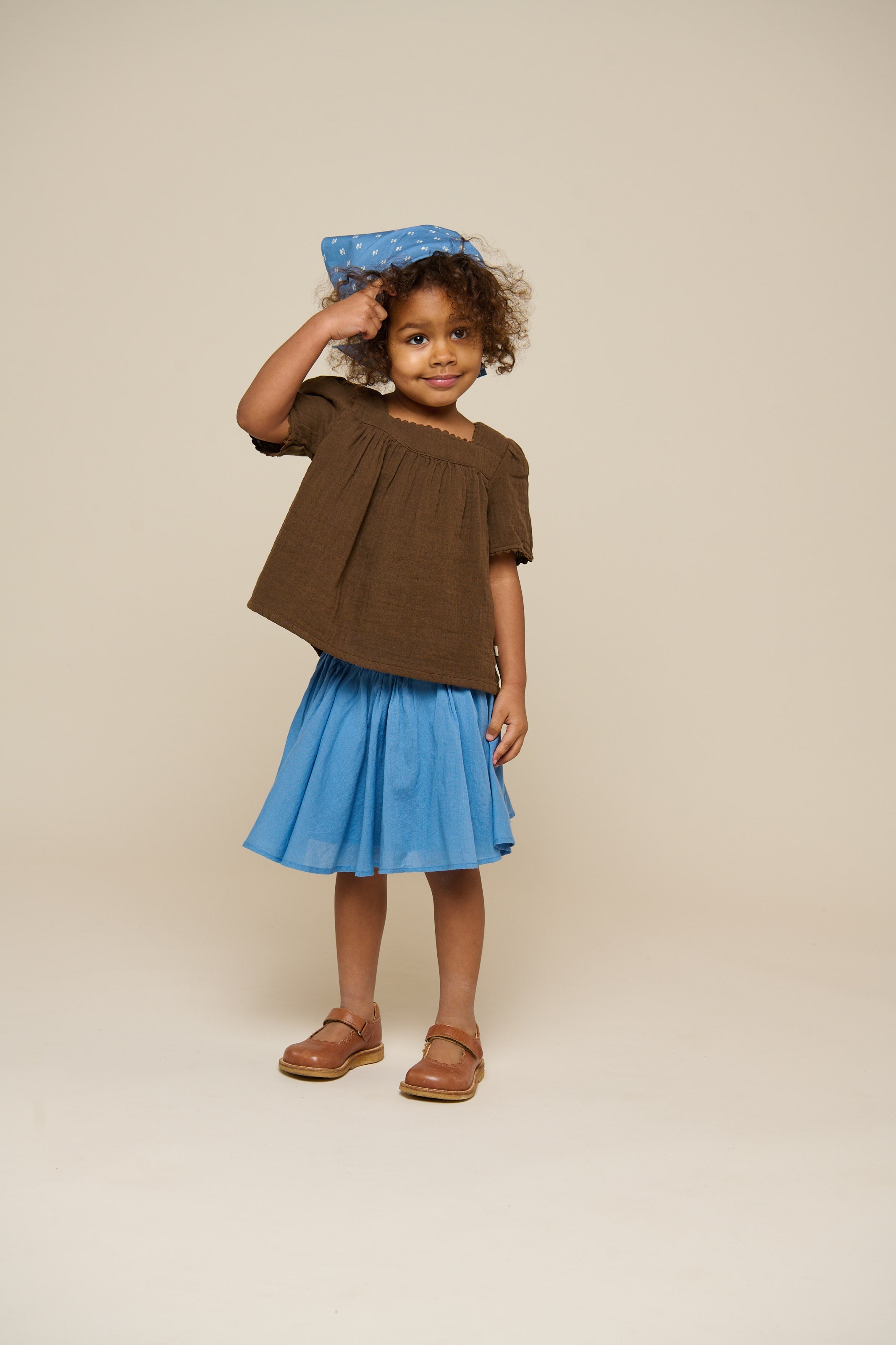 Bluse i musselin med korte ærmer - Kids - Dark Brown | 100916 Jasmine