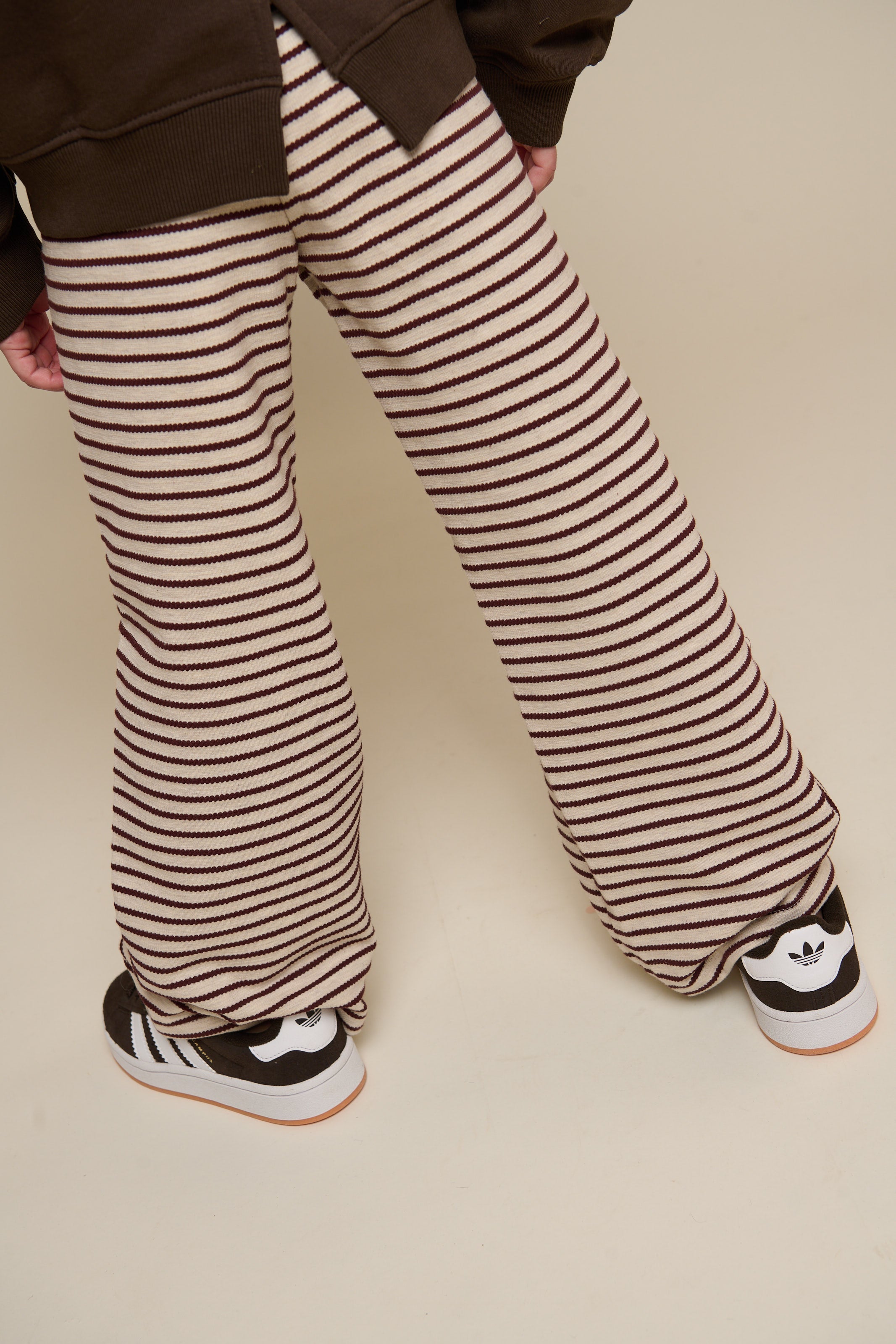 Stribede jersey bukser med vide ben - Tween - Brown | 100997 Emmie