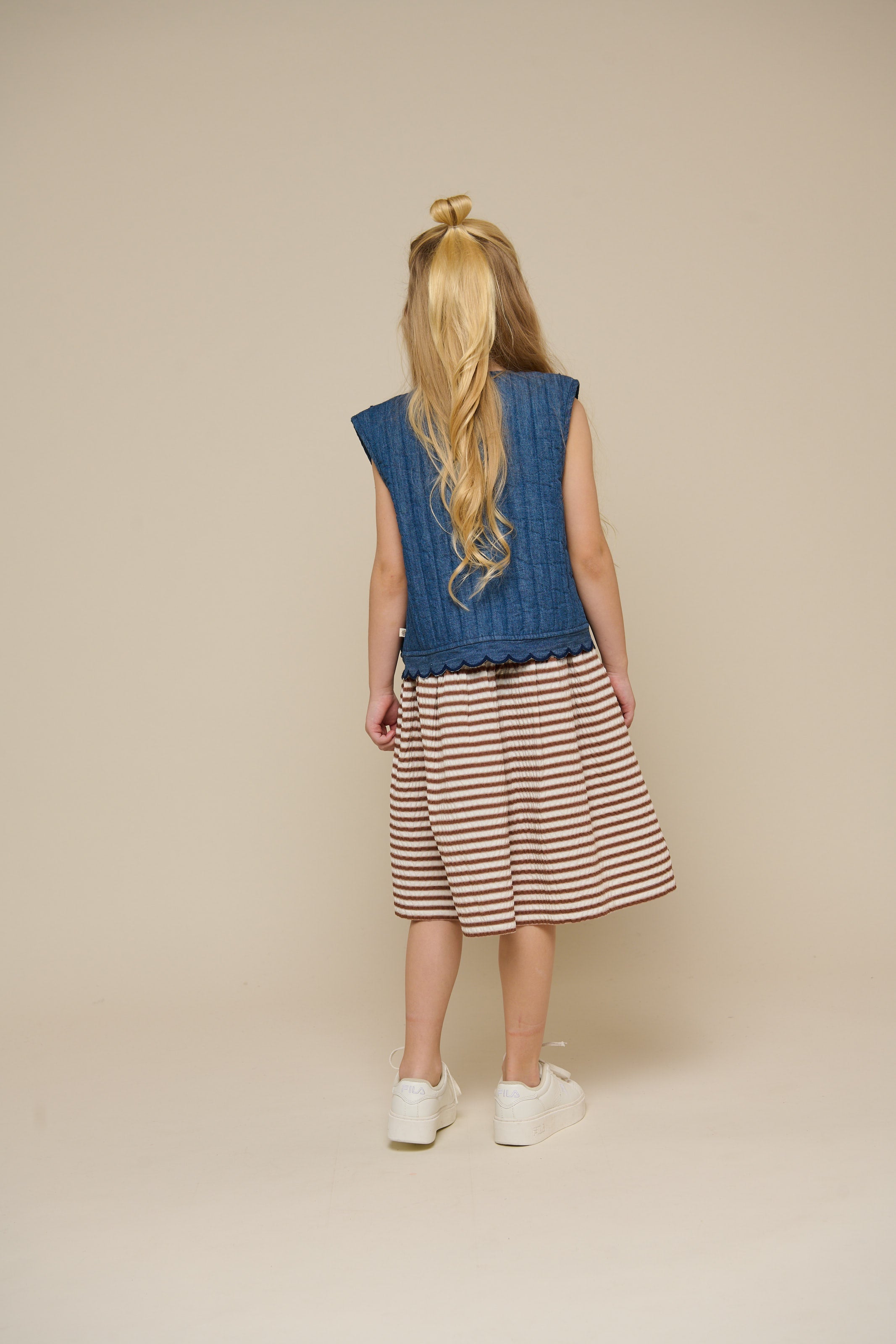 Stribet seersucker kjole - Tween - Brown | 101196 Nadia