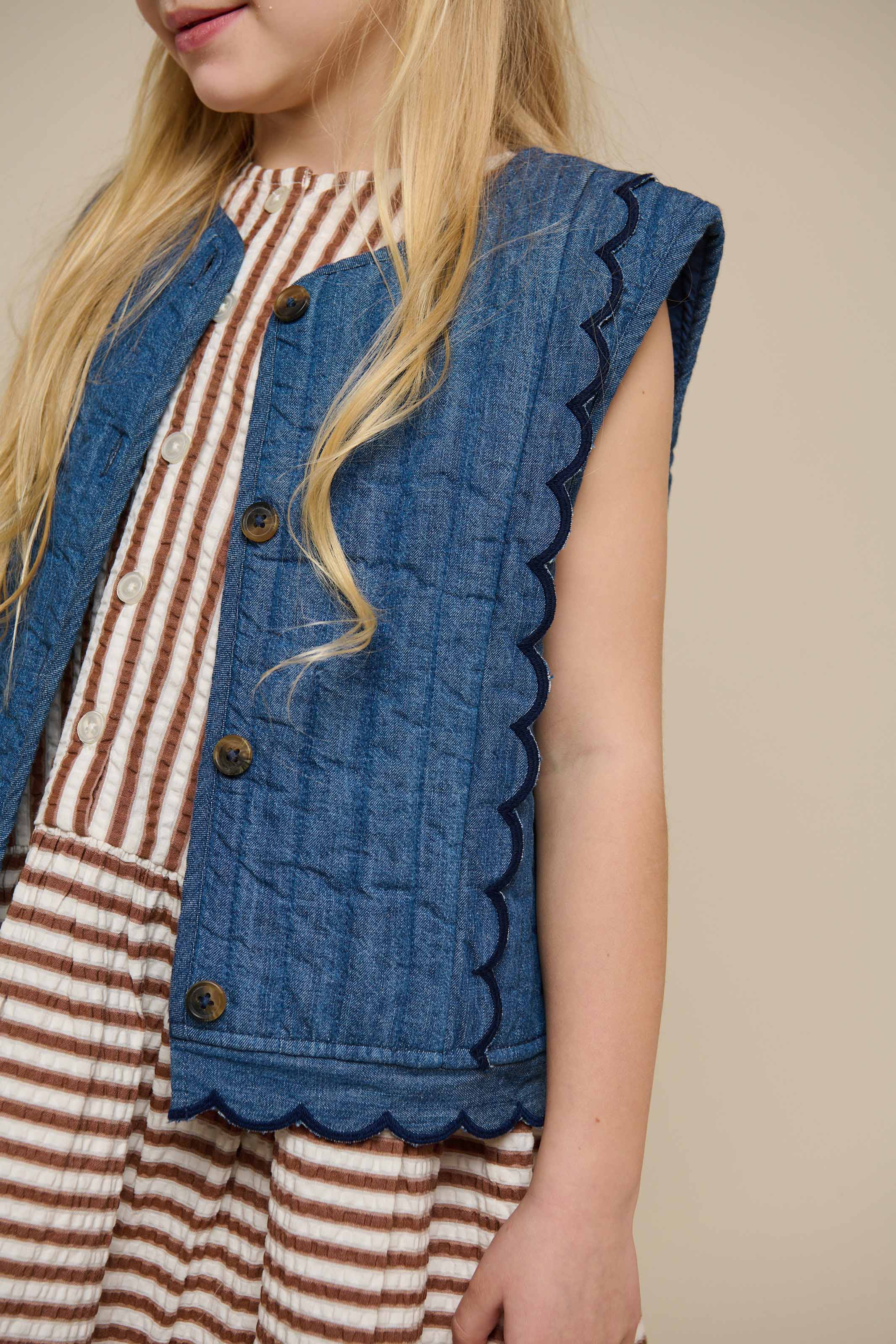 Quiltet denimvest - Tween - Blue Denim | 101083 Isabella