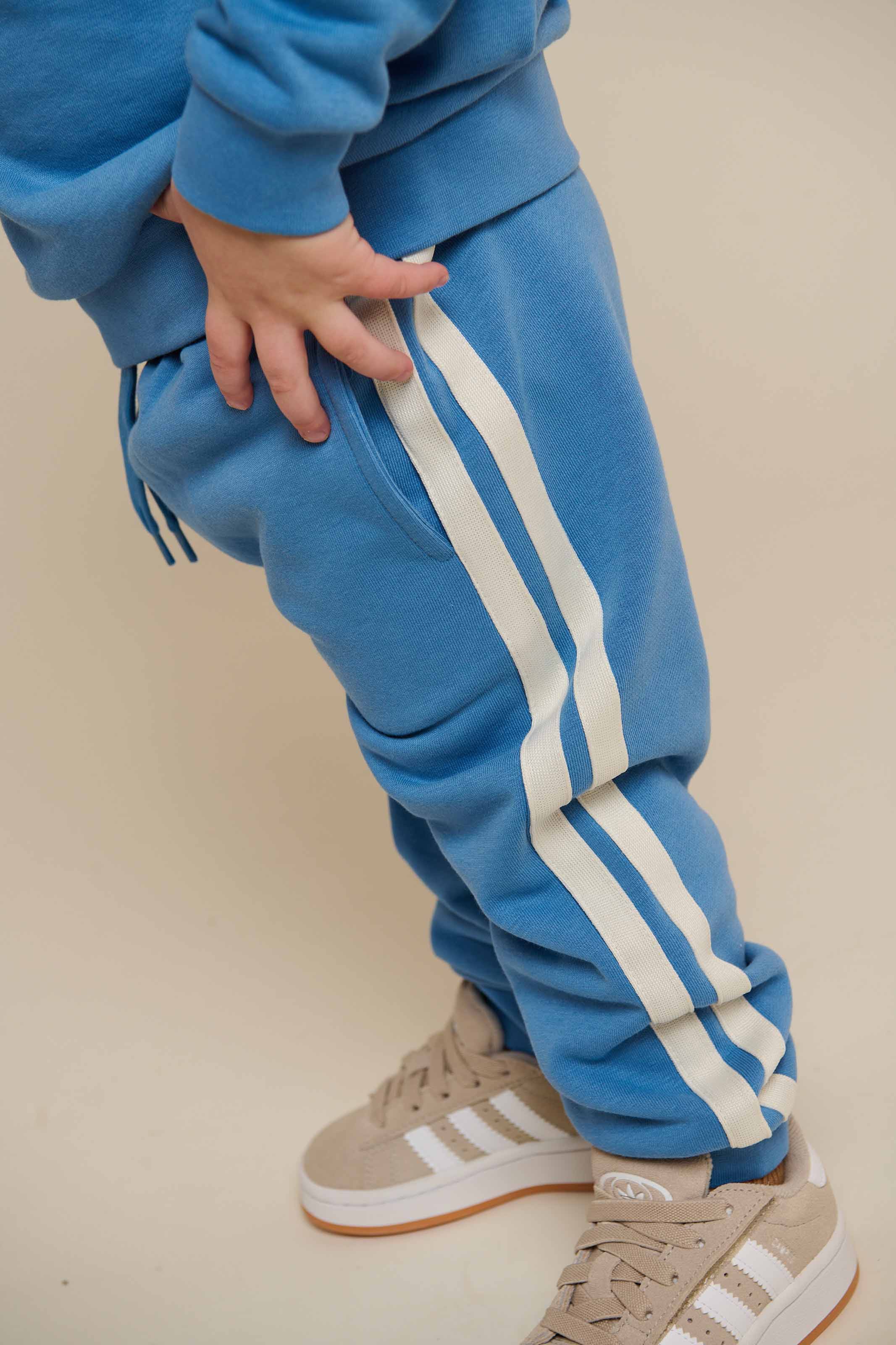 Sweatpants med tape - Kids - Dusty Blue | 101257 Carter