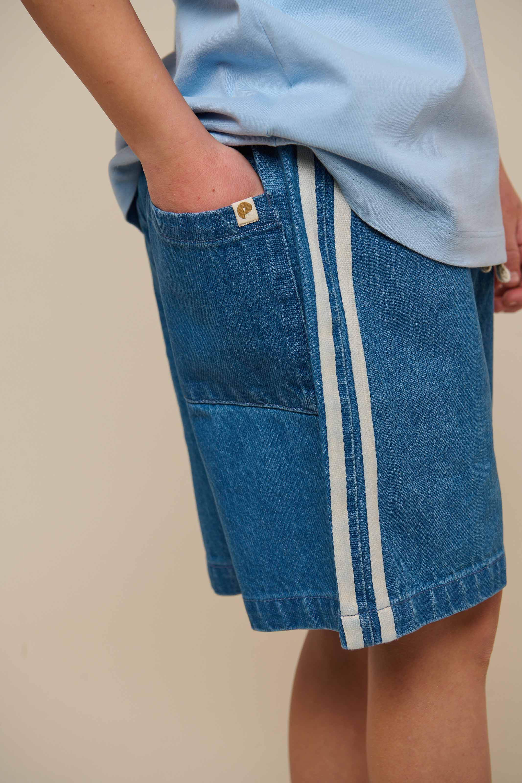 Baggy denimshorts med kontrastbånd - Kids - Blue Denim | 101142 Callum