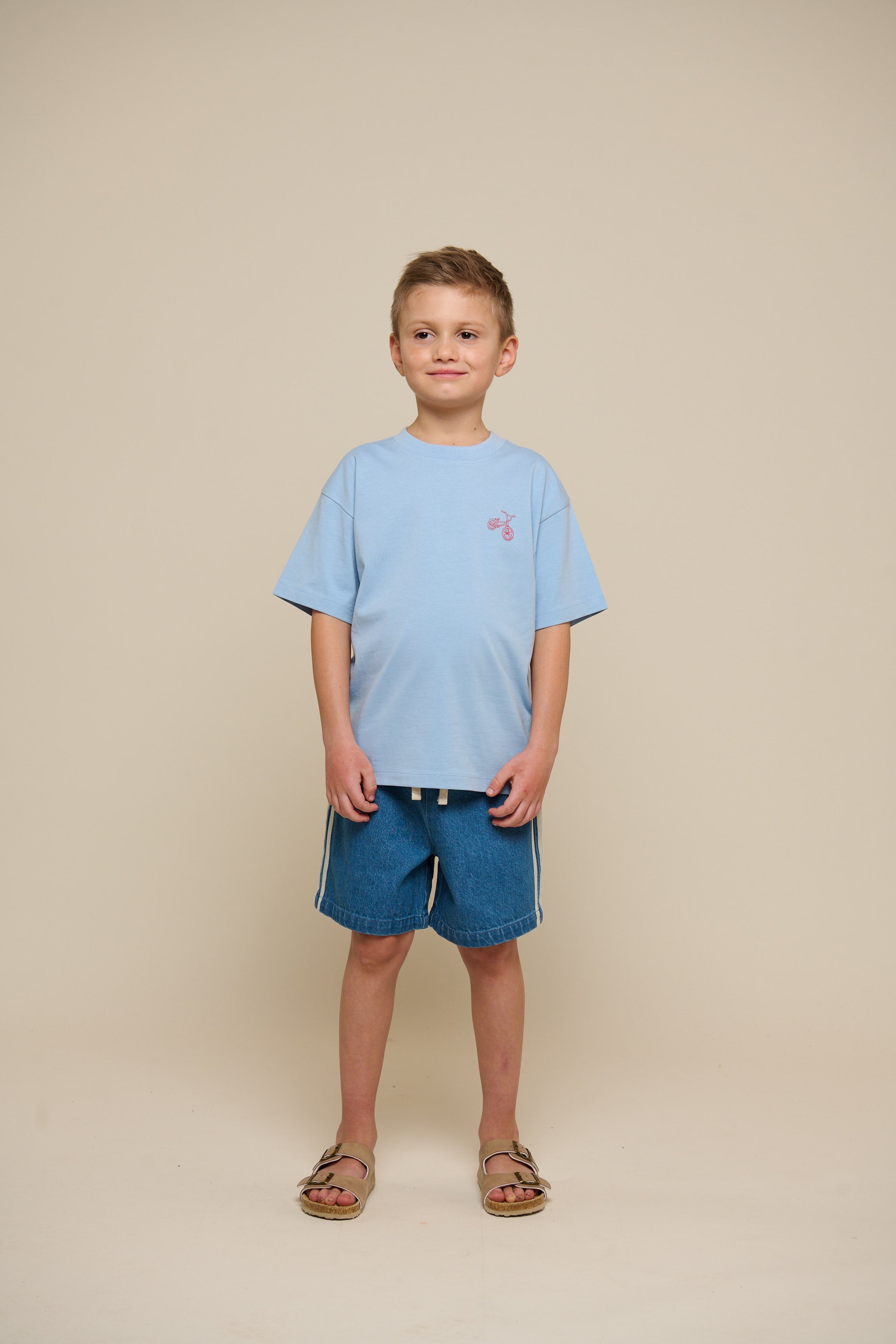 Baggy denimshorts med kontrastbånd - Tween - Blue Denim | 101143 Callum