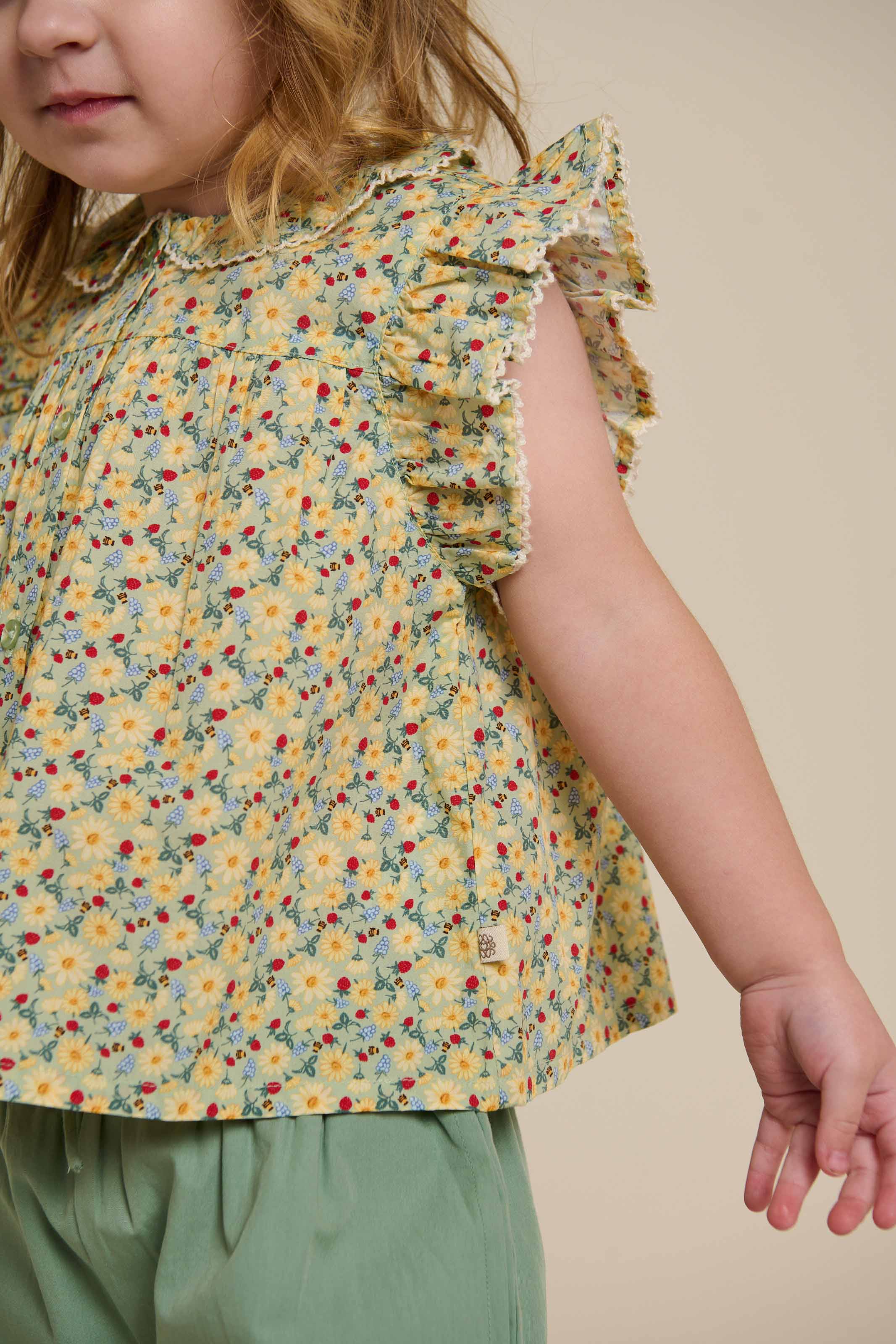 Poplintop med blomsterprint emphasise og flæse - Kids - Green | 100950 Poppy
