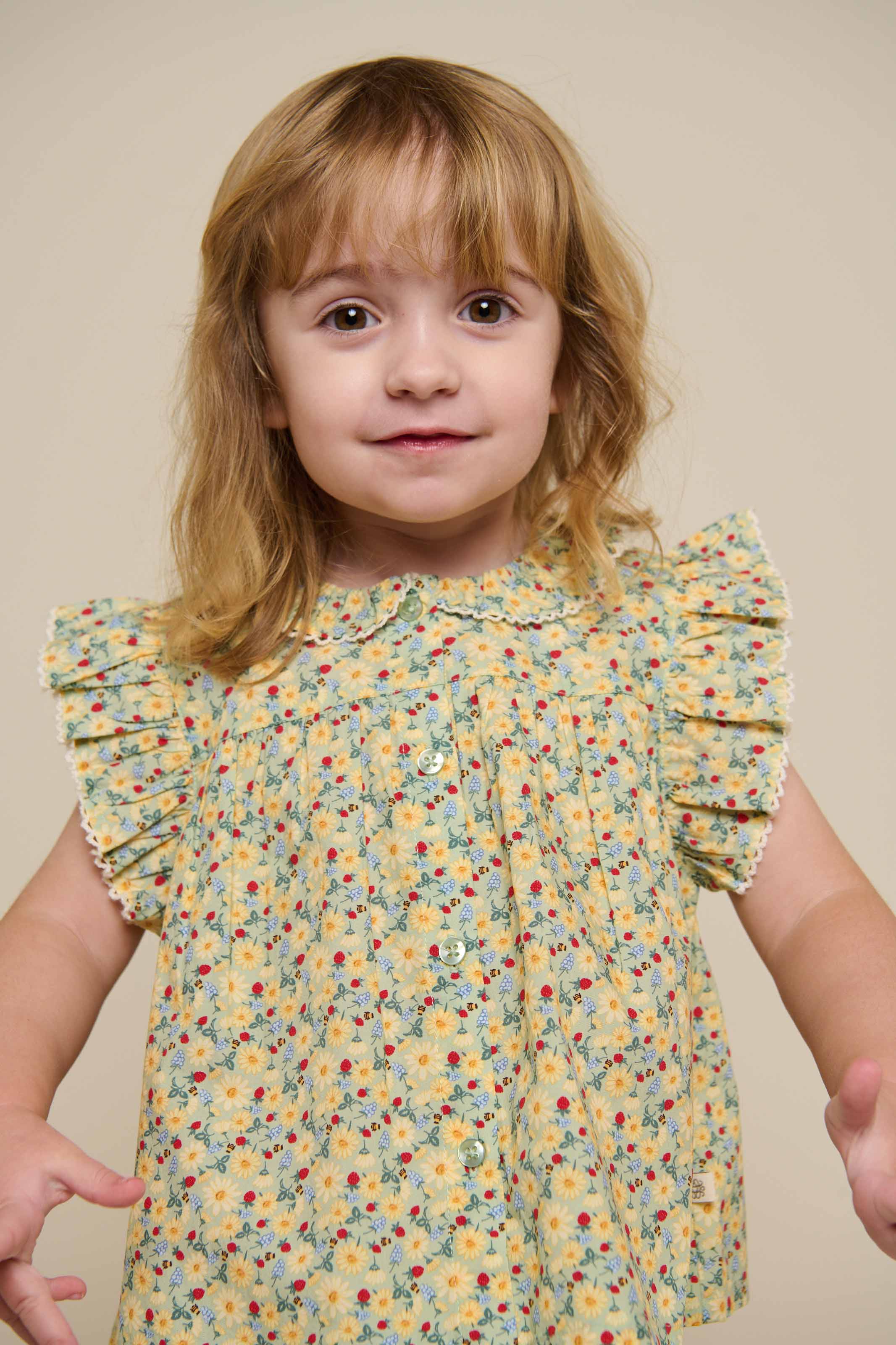 Poplintop med blomsterprint emphasise og flæse - Kids - Green | 100950 Poppy