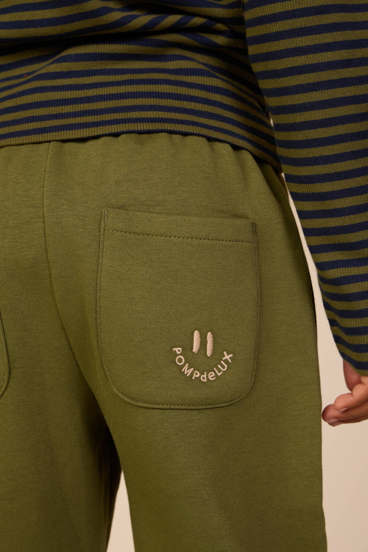 Joggingbukser med smiley broderi Tween - Moss Green | 101588 Andrew