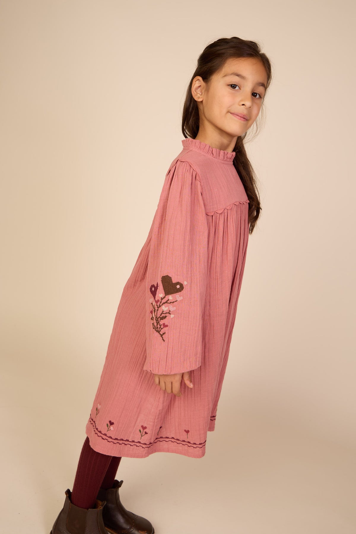 Double gauze-kjole med korsstingsbroderi Tween - Dusty Rose | 101466 Laureen