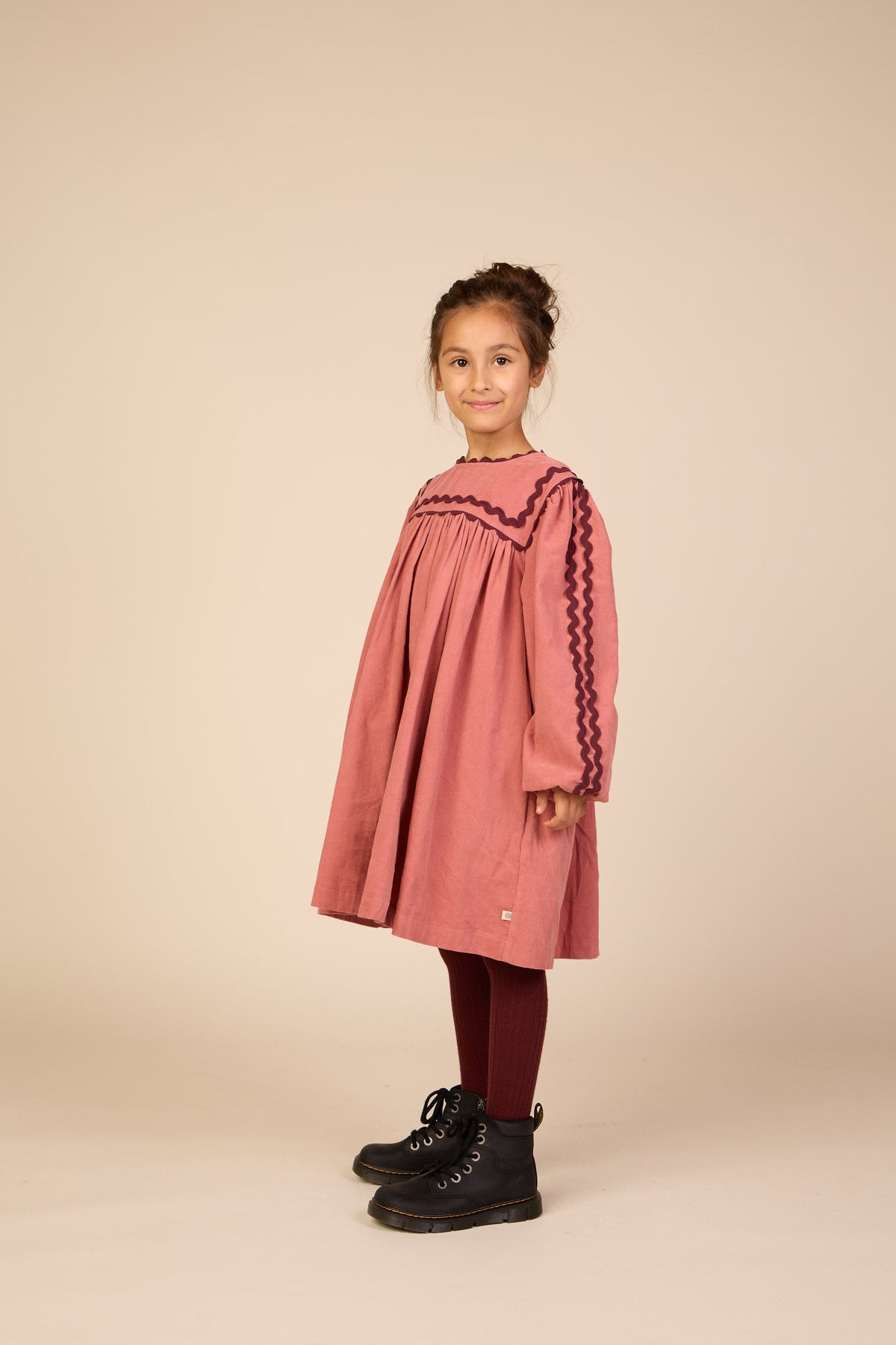 Fløjlskjole med zig-zag bånd Tween - Dusty Rose | 101476 Sille
