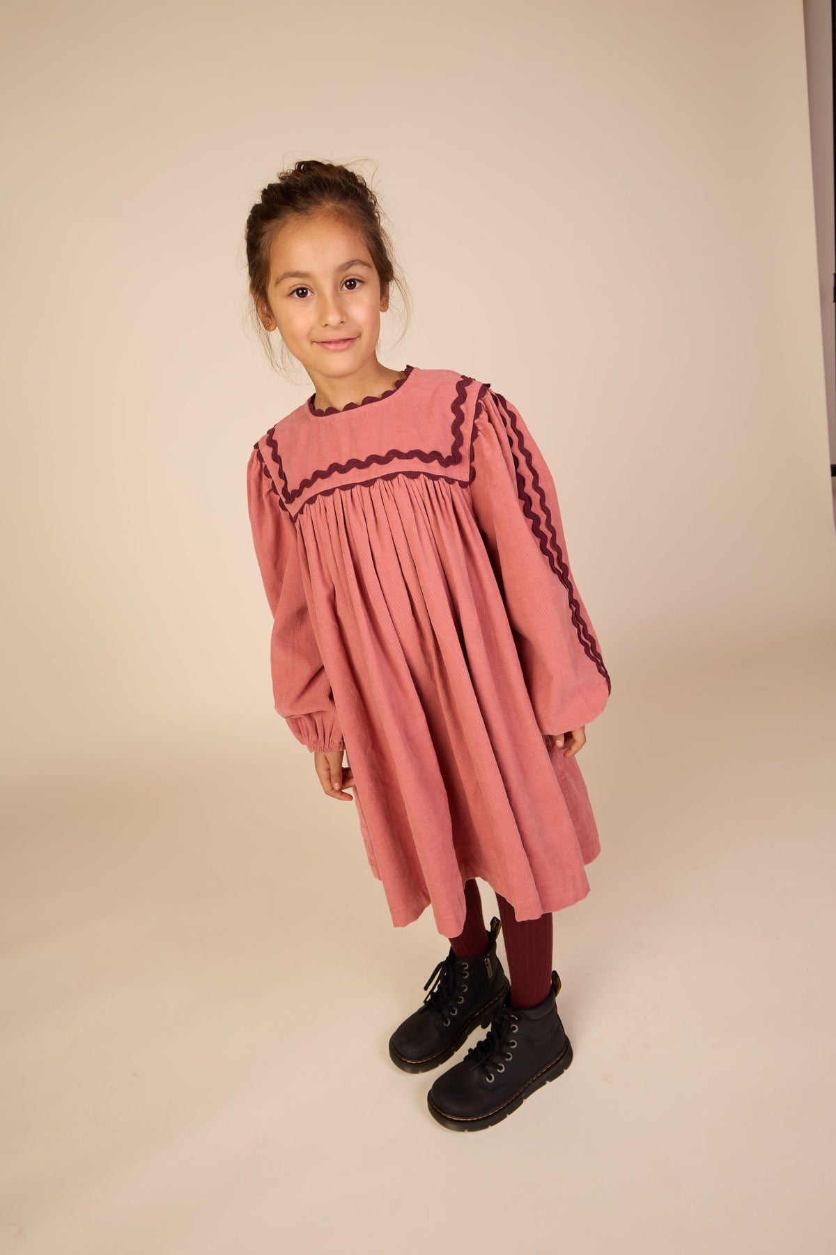 Fløjlskjole med zig-zag bånd Tween - Dusty Rose | 101476 Sille