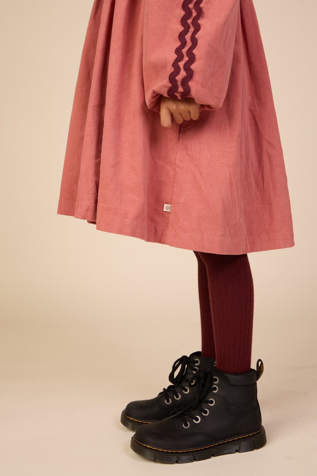 Fløjlskjole med zig-zag bånd Tween - Dusty Rose | 101476 Sille
