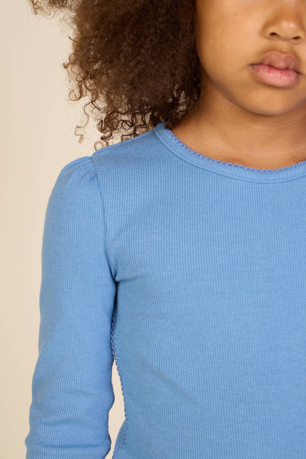 Ribbet langærmet T-shirt i modalblanding Tween - Dusty Blue | 101564 Lottie