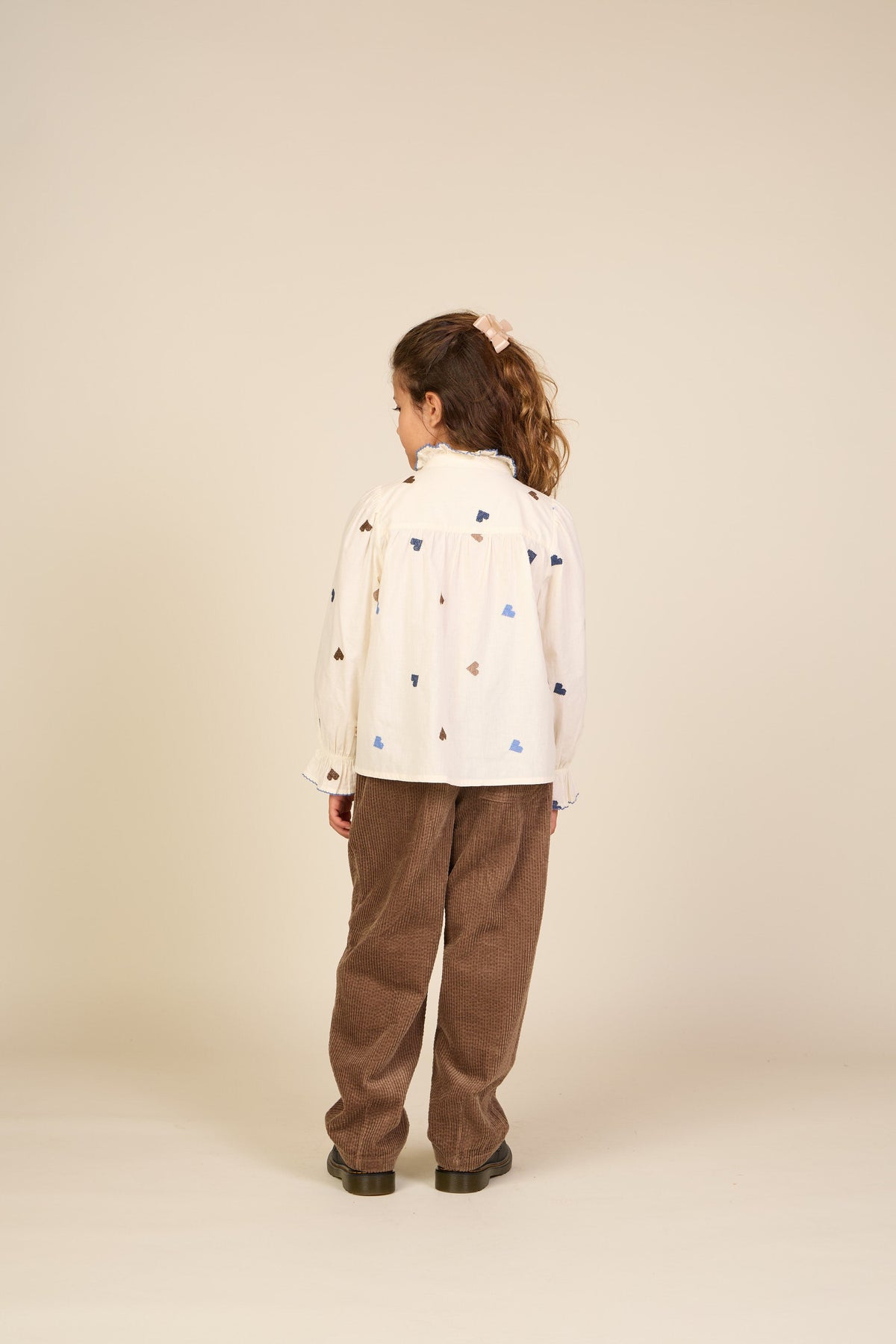 Bomuldsbluse med hjertebroderi Tween - Blue/Brown | 101456 Elina