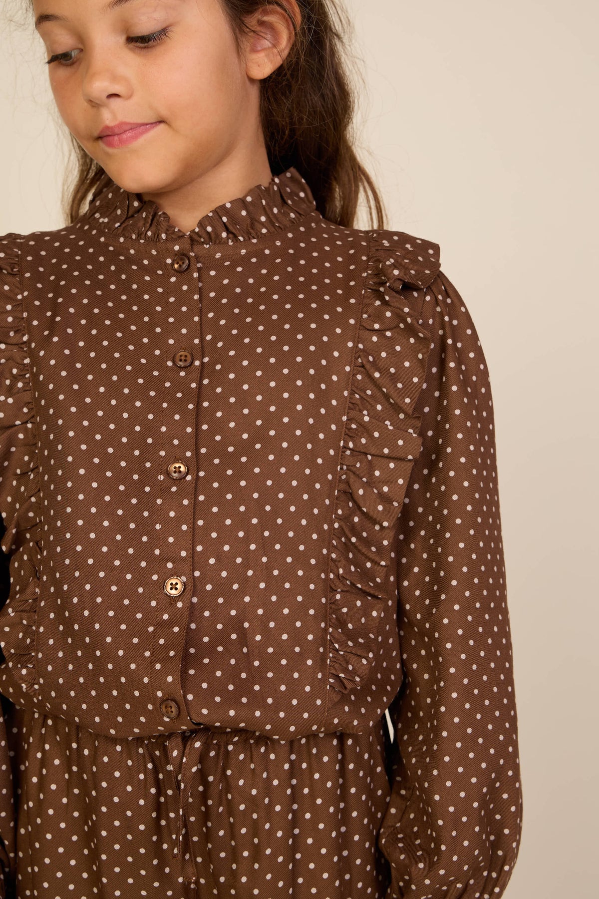 Prikket viskosebluse med flæser Tween - Brown/Offwhite | 101662 Feline