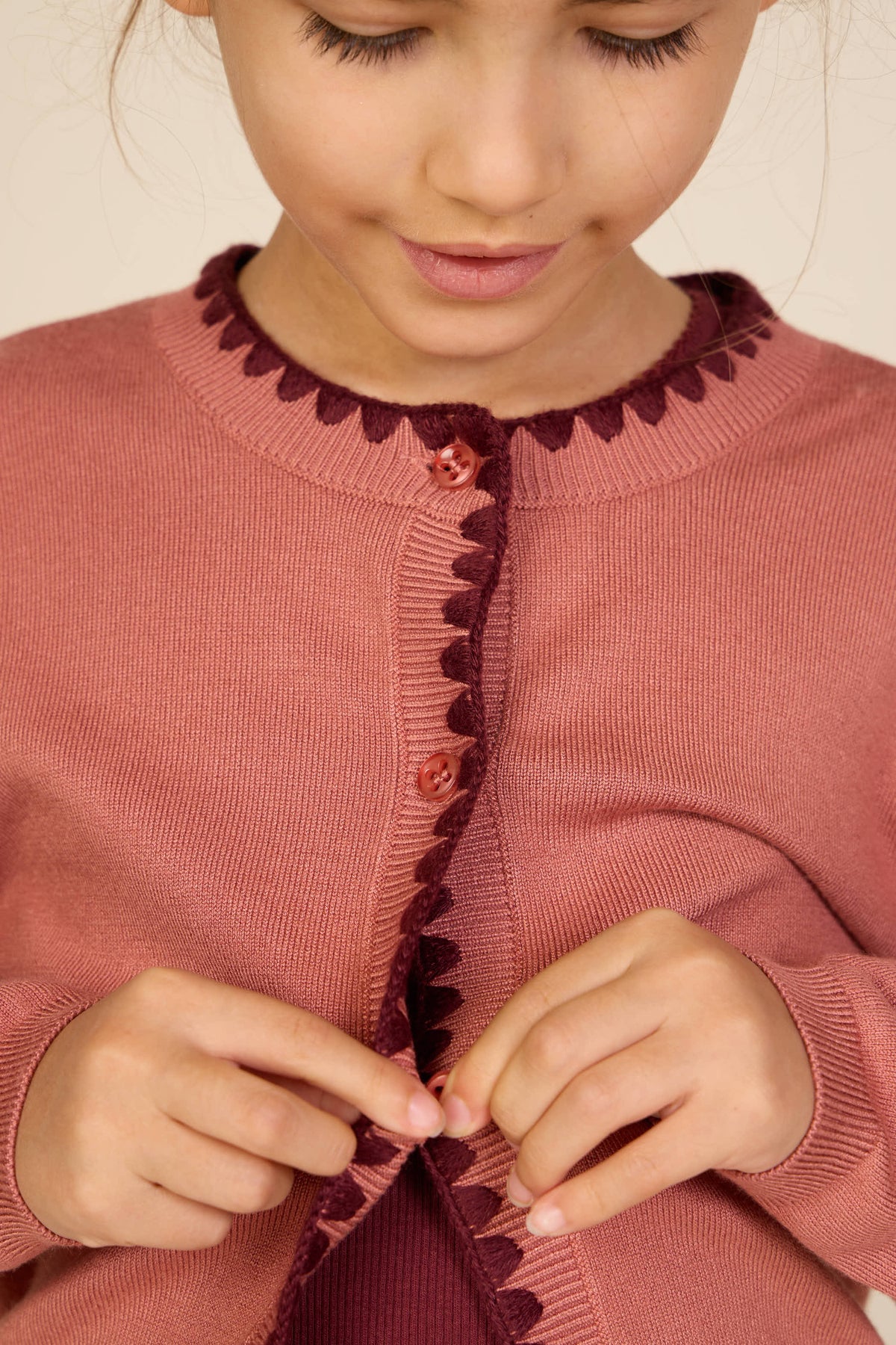 Cardigan med kontraststikninger Tween - Dusty Rose/Bordeaux | 101635 Lia