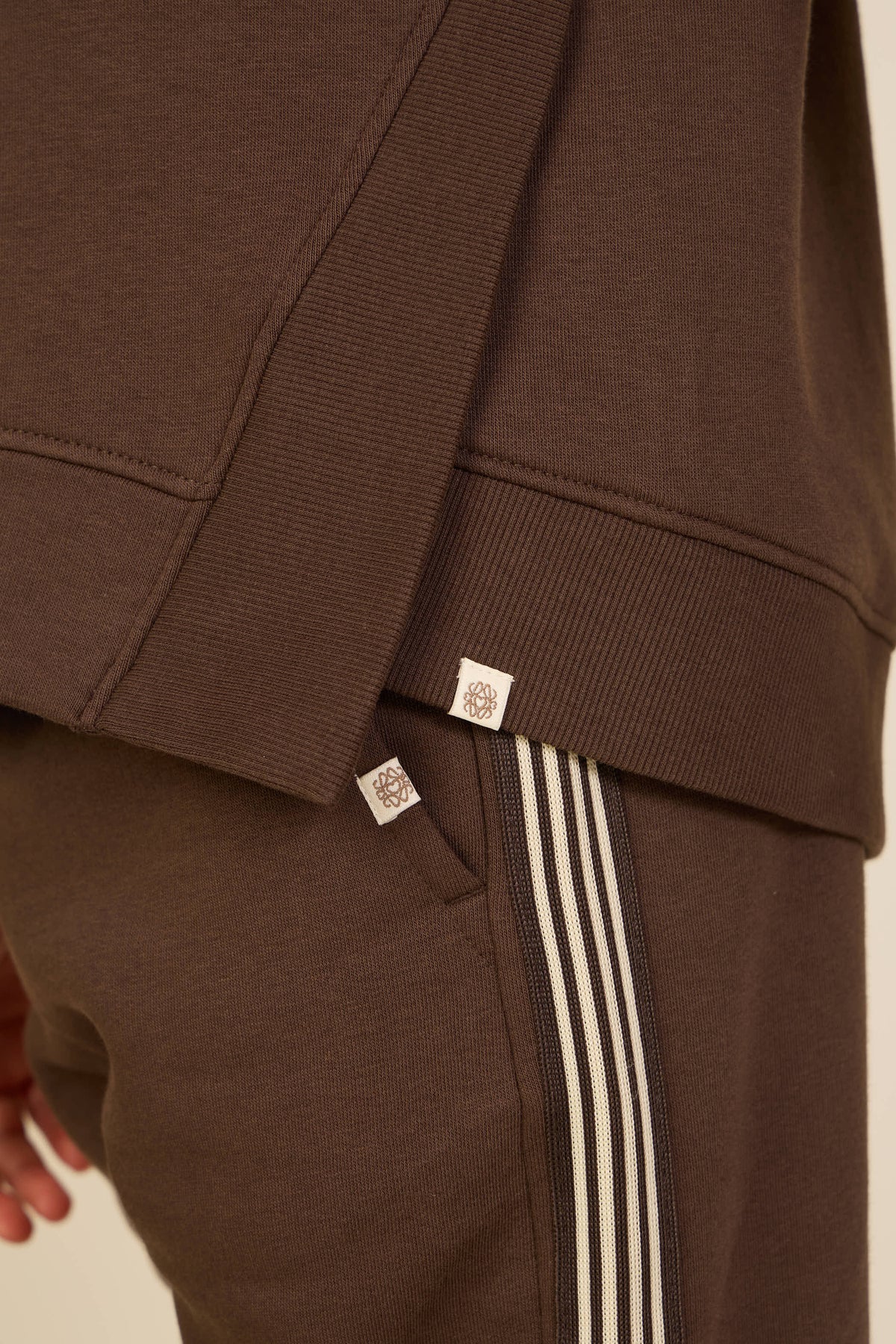 Joggingbukser med sidebånd Kids - Dark Brown | 101630 Zoe