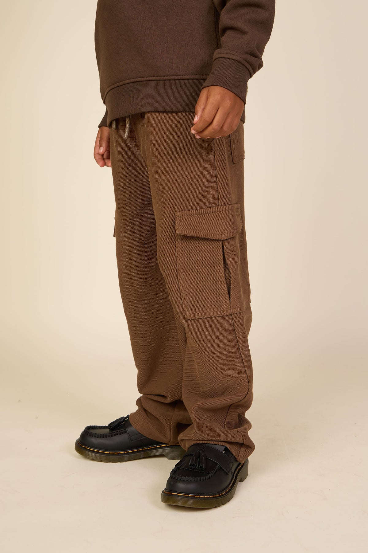 Cargo-joggingbukser i struktureret sweatkvalitet Tween - Brown | 101512 Wilder