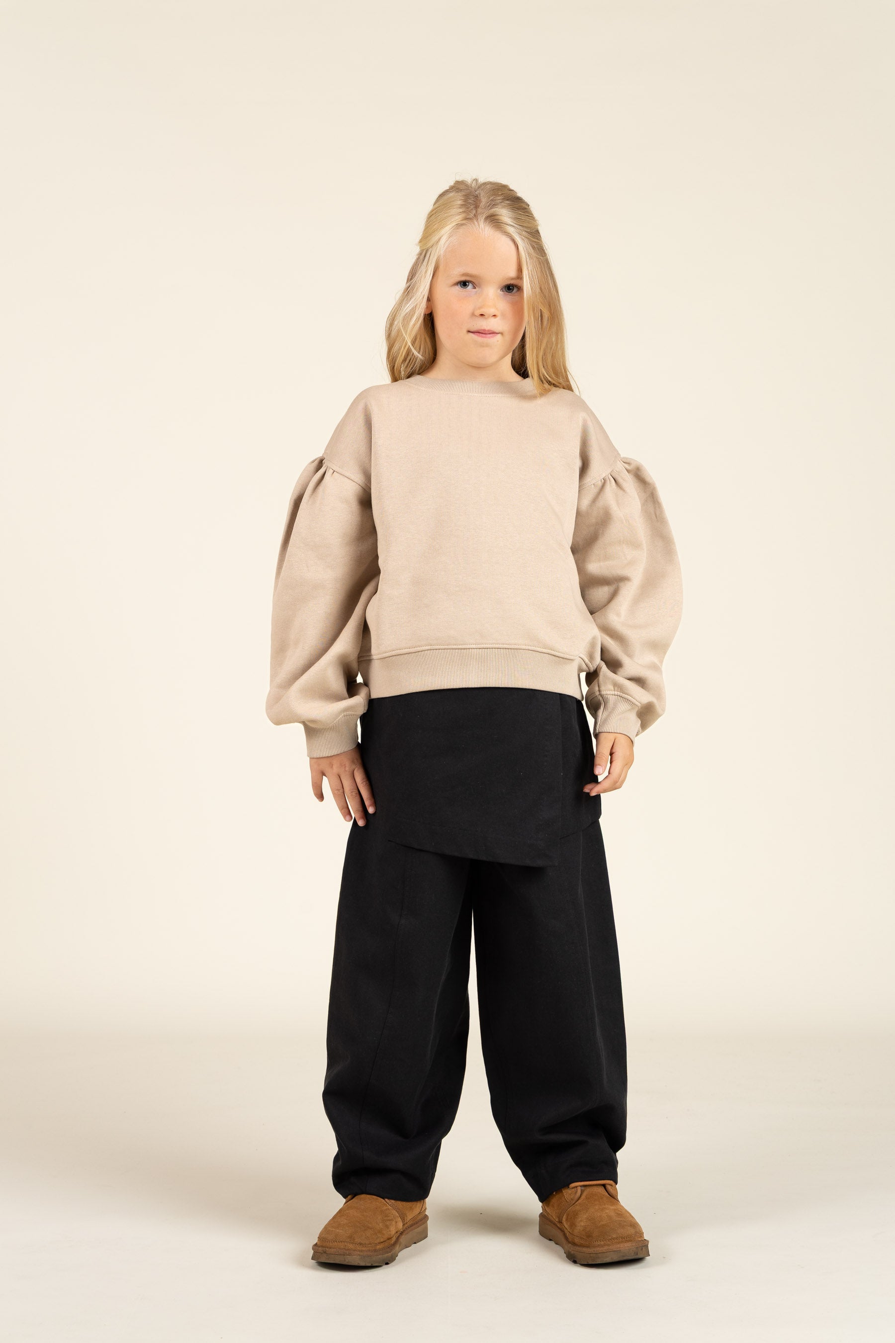 Barrel-leg bukser i Tencel - Tween - Black | 100133 Asta