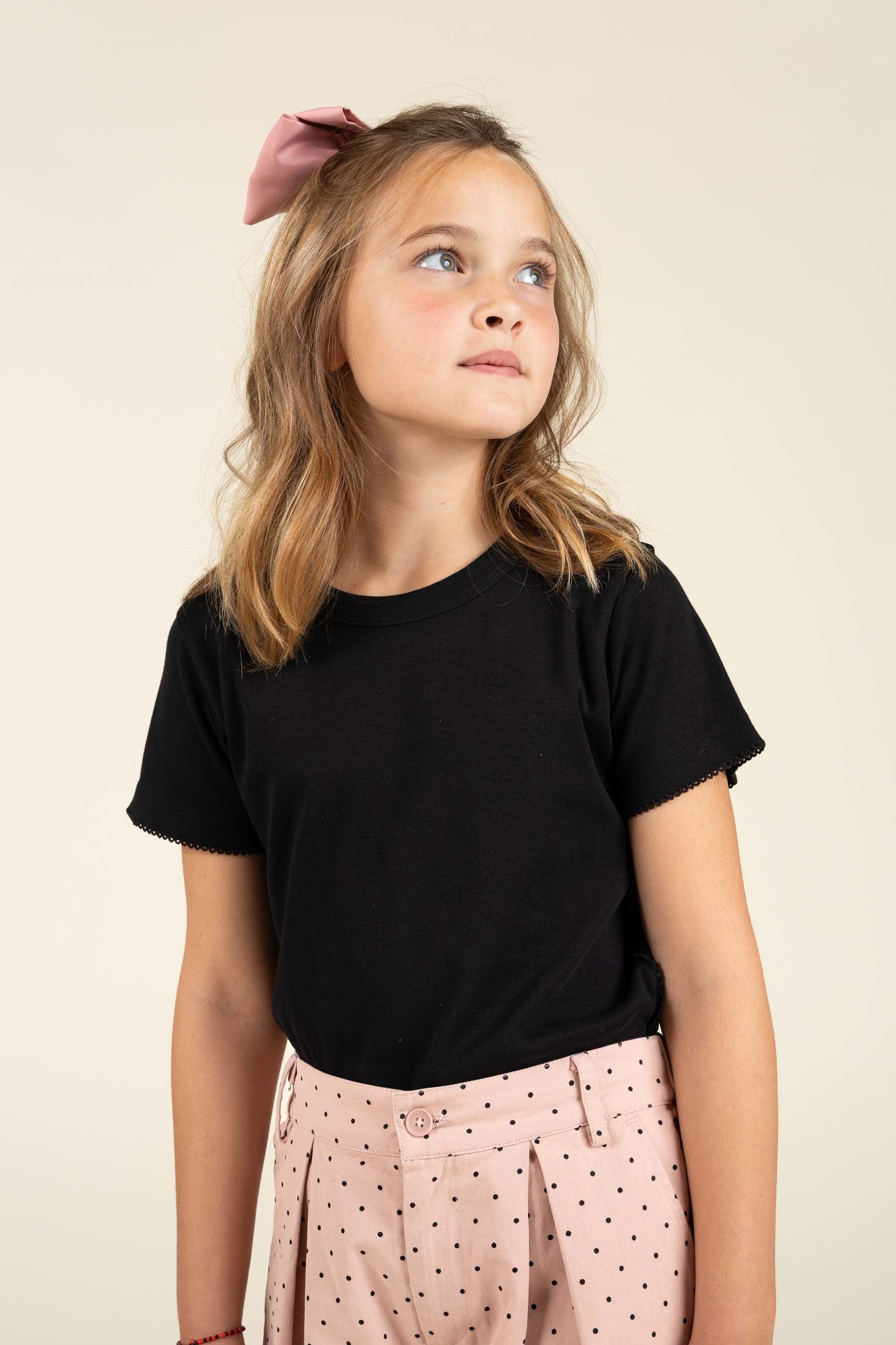 Tætsiddende T-shirt m. Picot-syning - Tween - Sort | 100379 Tina