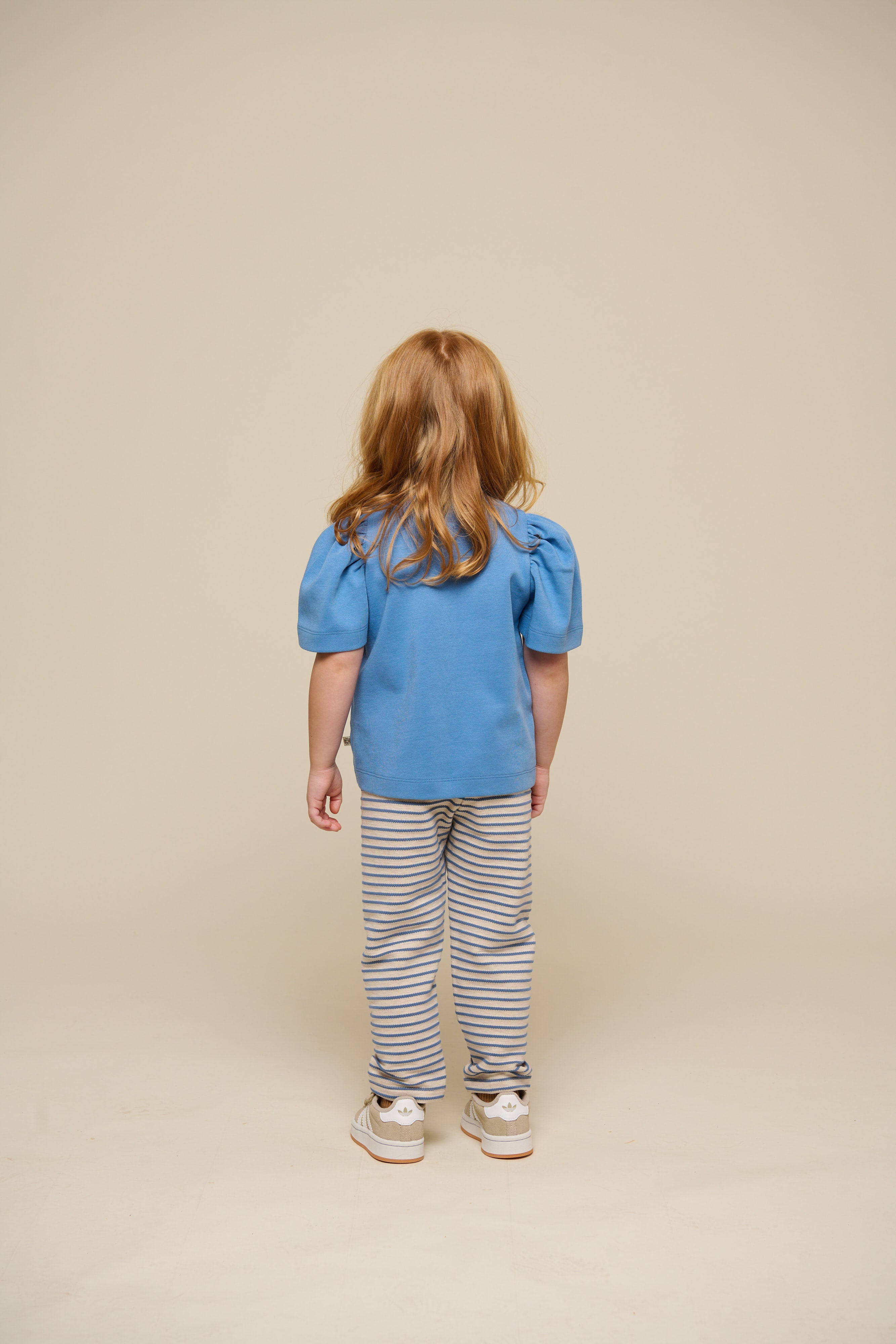 T-shirt med broderi - Kids - Dusty Blue | 101237 Amanda