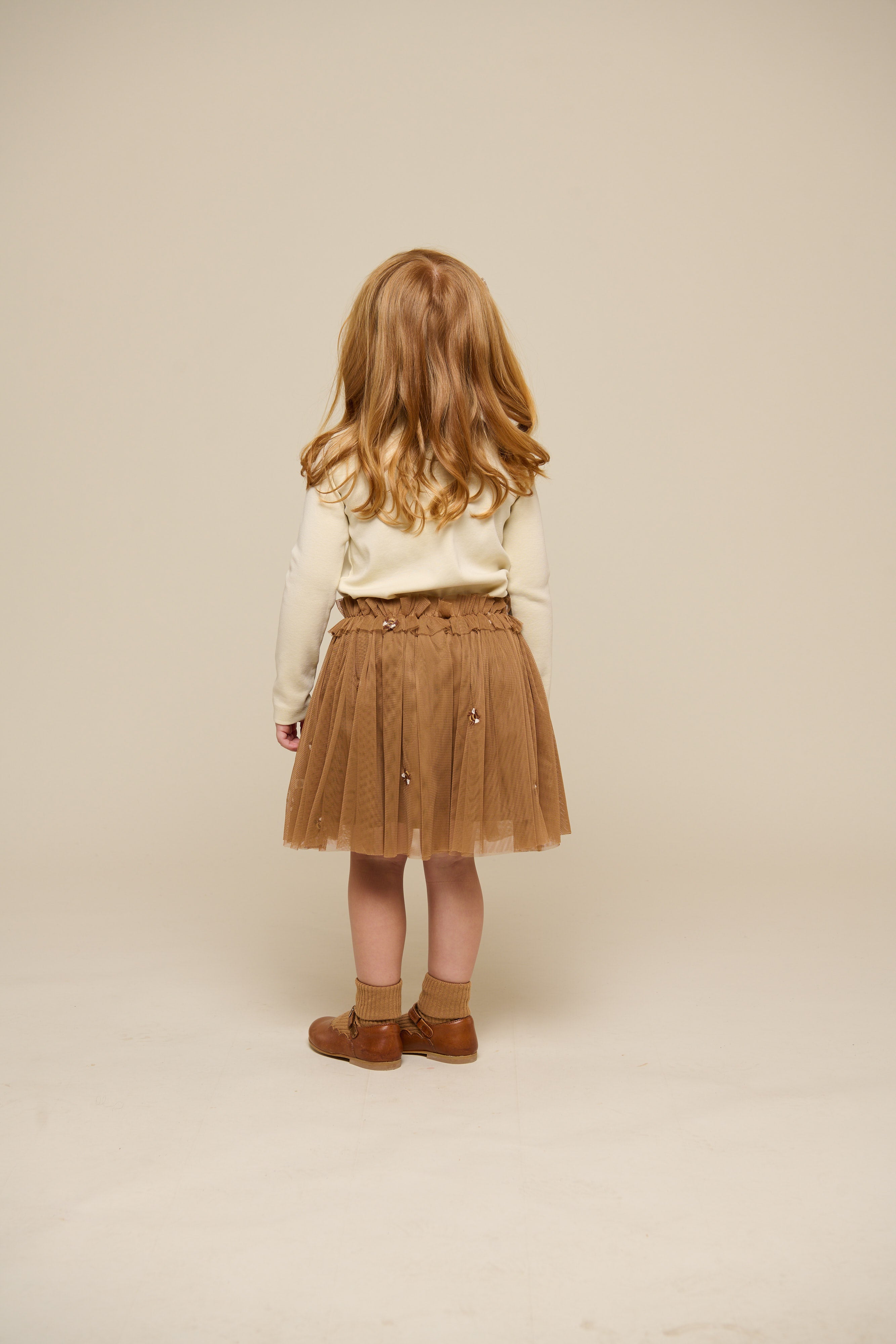 T-shirt med blomsterapplikation - Kids - Offwhite | 101231 Sarah