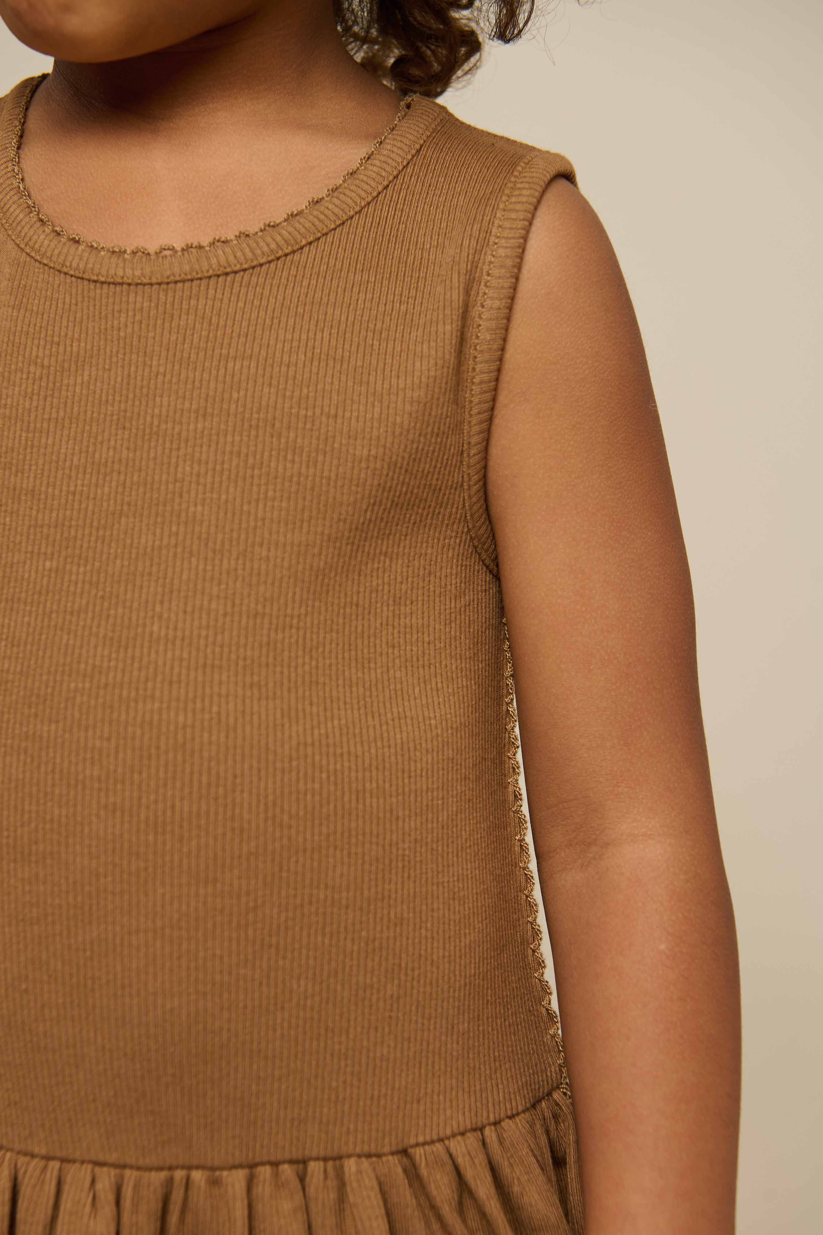 Ærmeløs kjole i modalrib - Kids - Coconut | 101297 Lottie