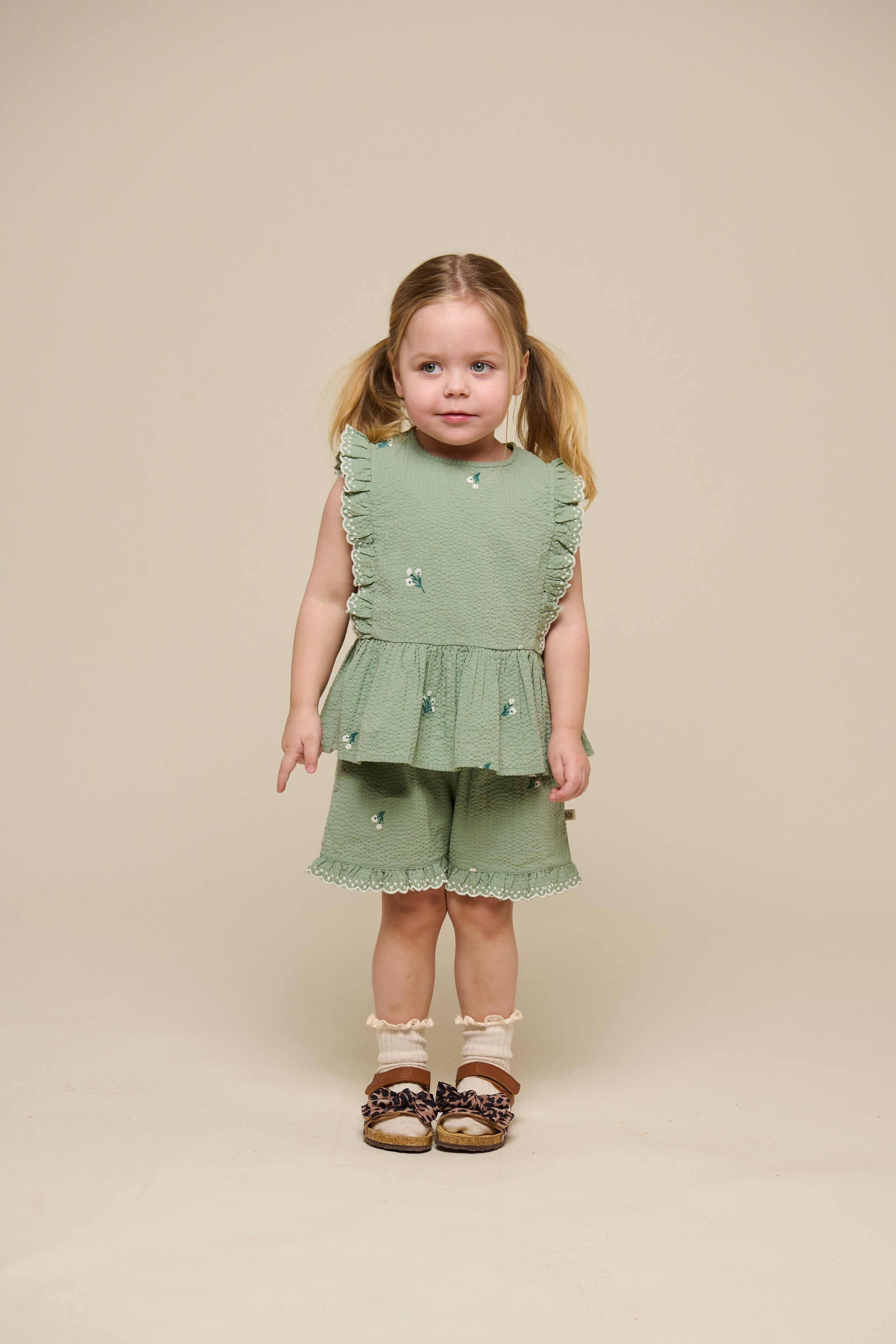 Broderet seersucker top - Kids - Dusty Green | 100980 Nora
