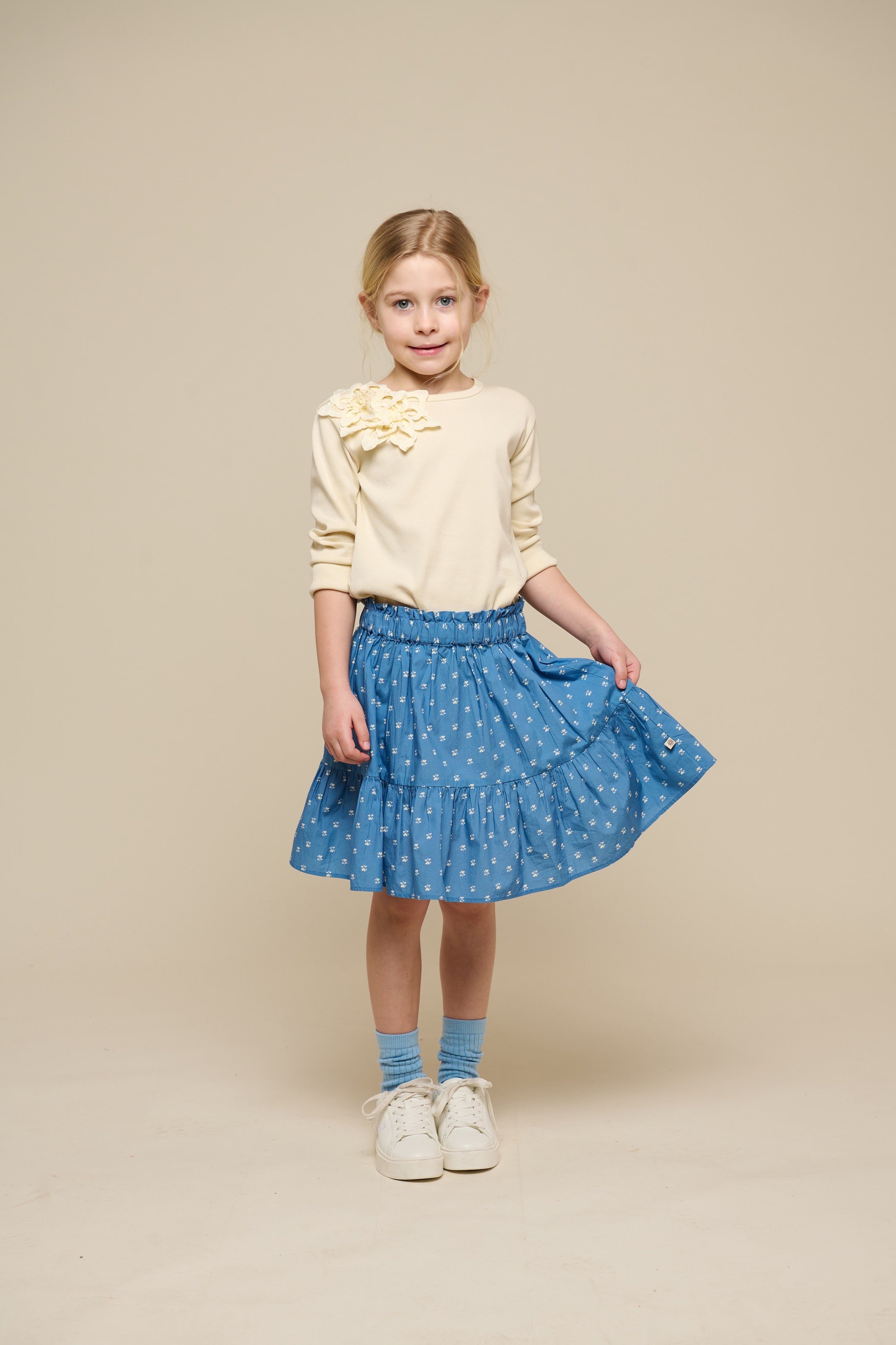 T-shirt med blomsterapplikation - Tween - Offwhite | 101232 Sarah