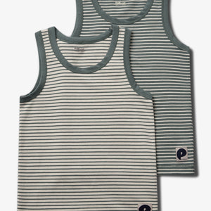 To sæt af stribede tanktops i grønlige nuancer, placeret mod en hvid baggrund med mærket "POMPdeLUX" synligt på hvert stykke tøj.